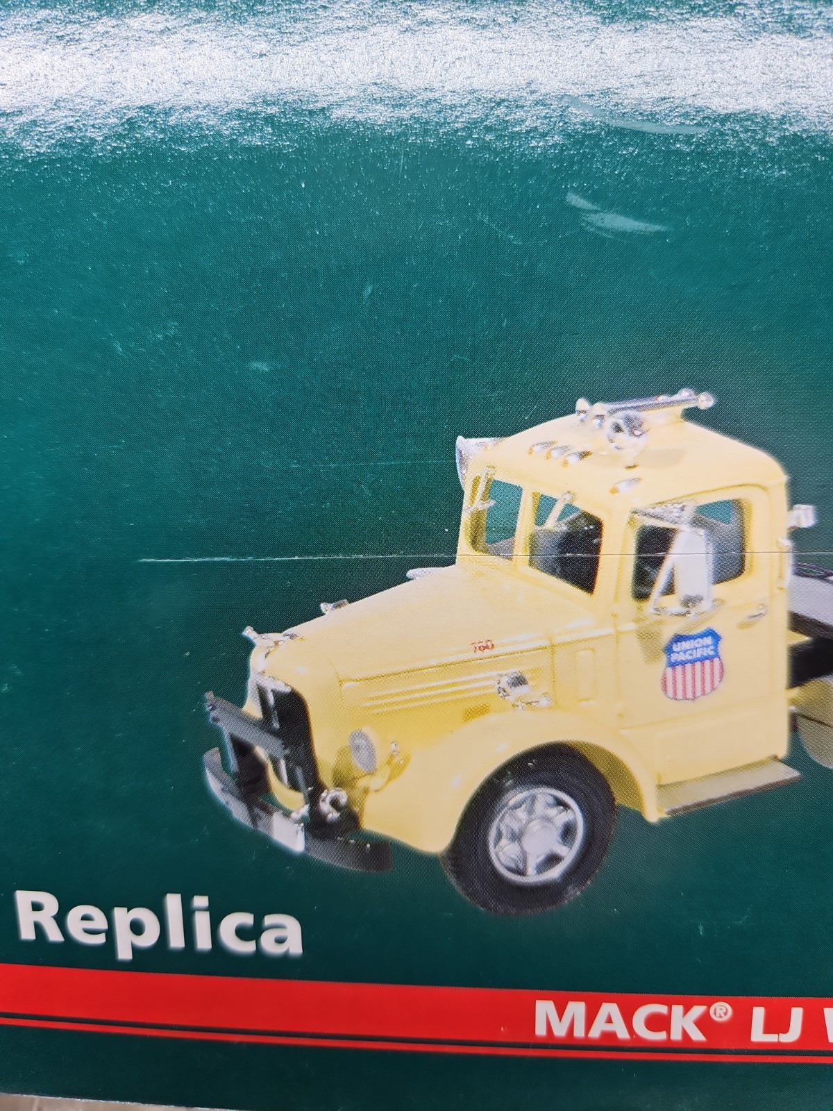 Corgi 1/50 Mack LJ With Box Trailer. Union Pacific Only 1010 Made
