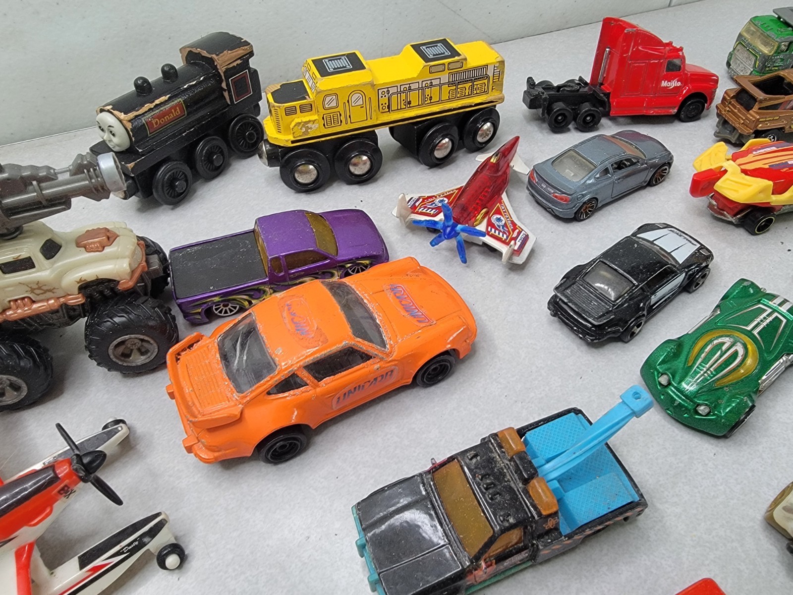 Matchbox Hot Wheels Cars Mixed Lot 90s to Current Die Cast Trucks Planes Used