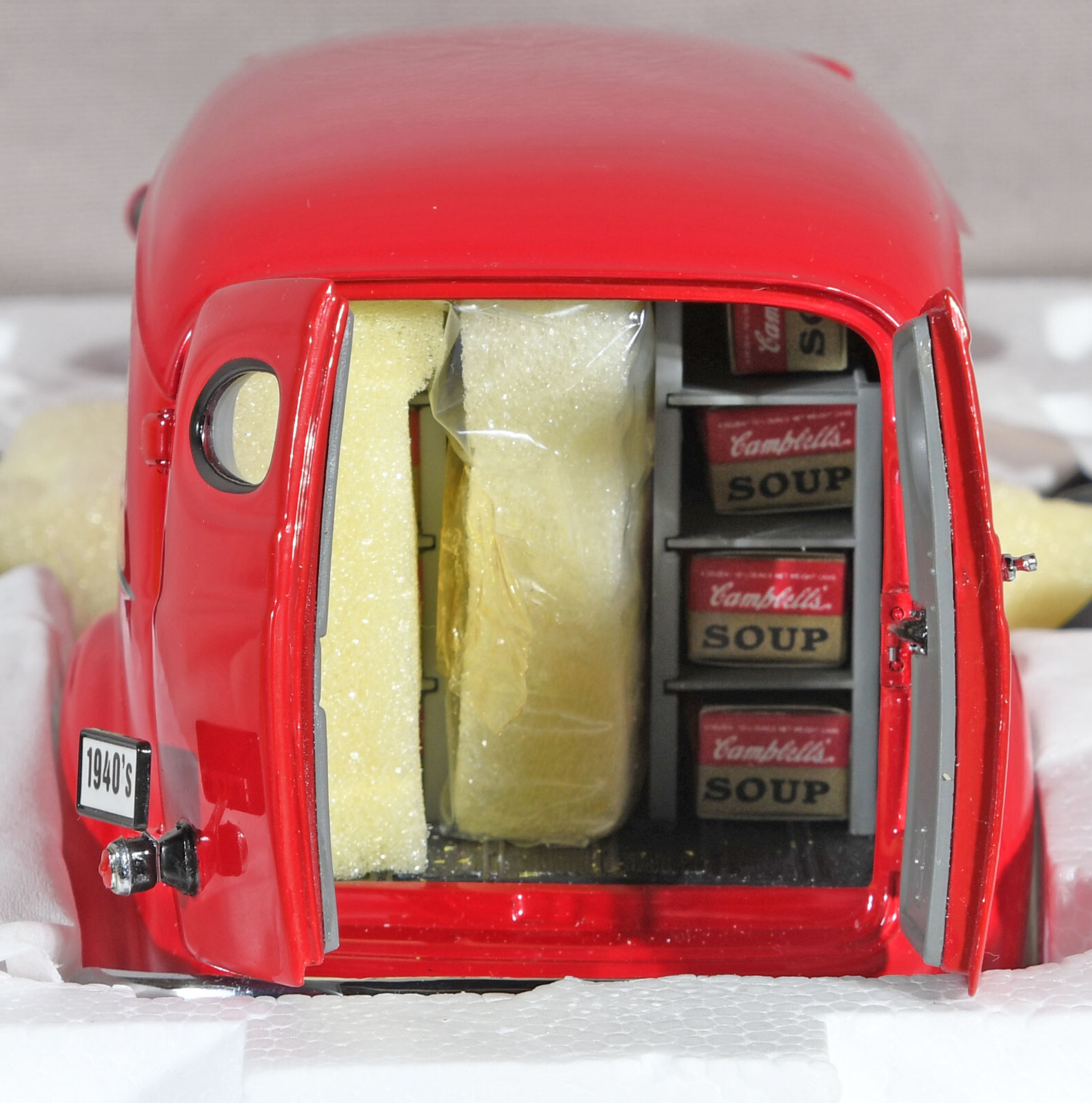 Danbury Mint Diecast 1940’s Campbells Soup Delivery Truck 1:24 Scale With Cases