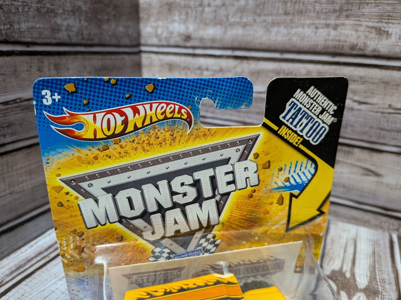 Hot Wheels Monster Jam Driving Skool Bus Monster Truck 1:64