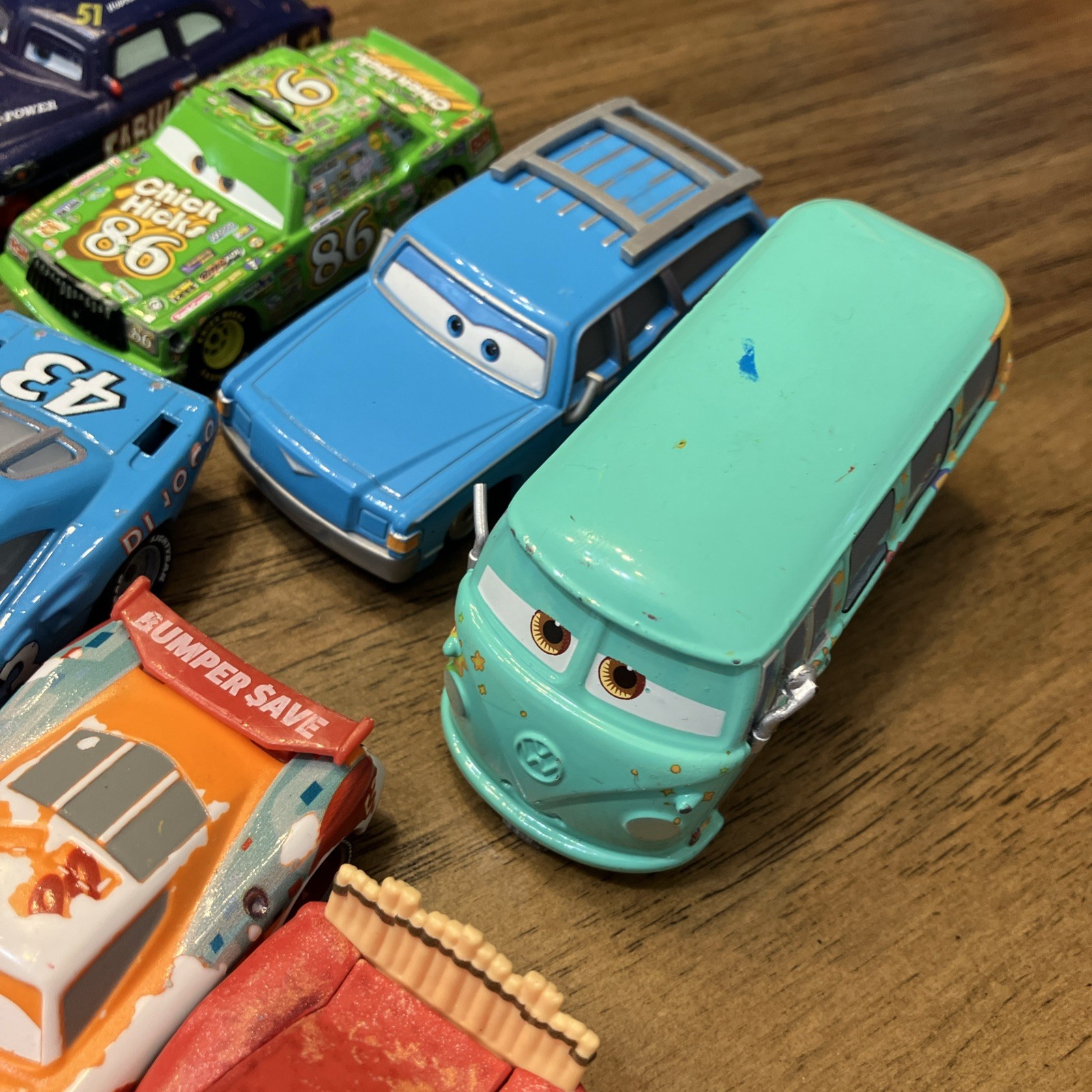 Lot of 24 – Disney Pixar Mattel Cars Diecast Pullback Plastic Various Characters
