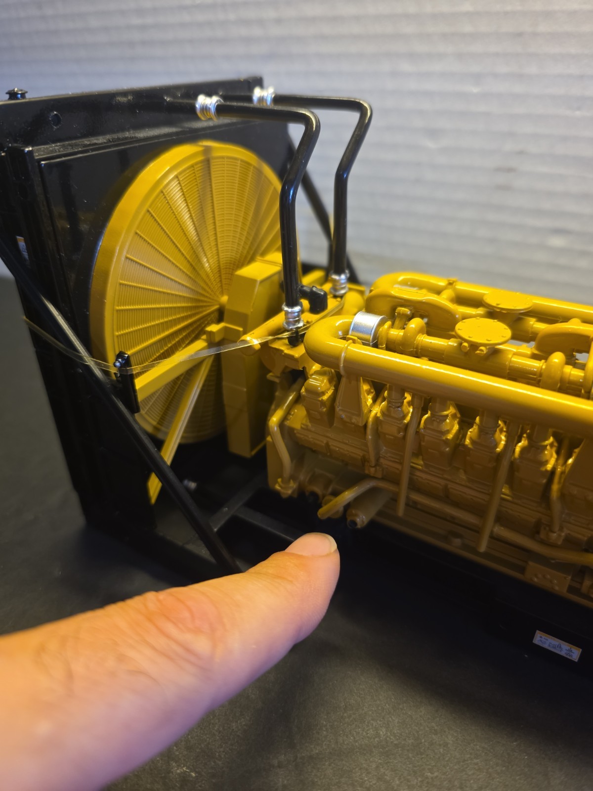 CAT CATERPILLAR 3516B ENGINE GENERATOR 1/25 MODEL BY DIECAST MASTERS