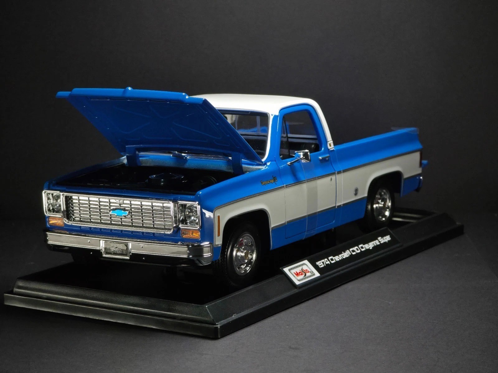 1974 Chevrolet C10 Cheyenne Super 1:18 Maisto Exclusive Style Special Edition