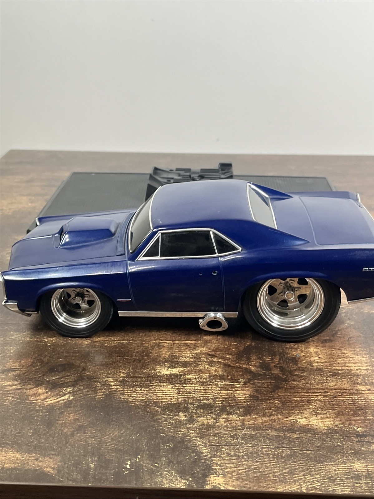 Rare Muscle Machines Dark Blue 1966 GTO Real 1:18 Scale With Stand