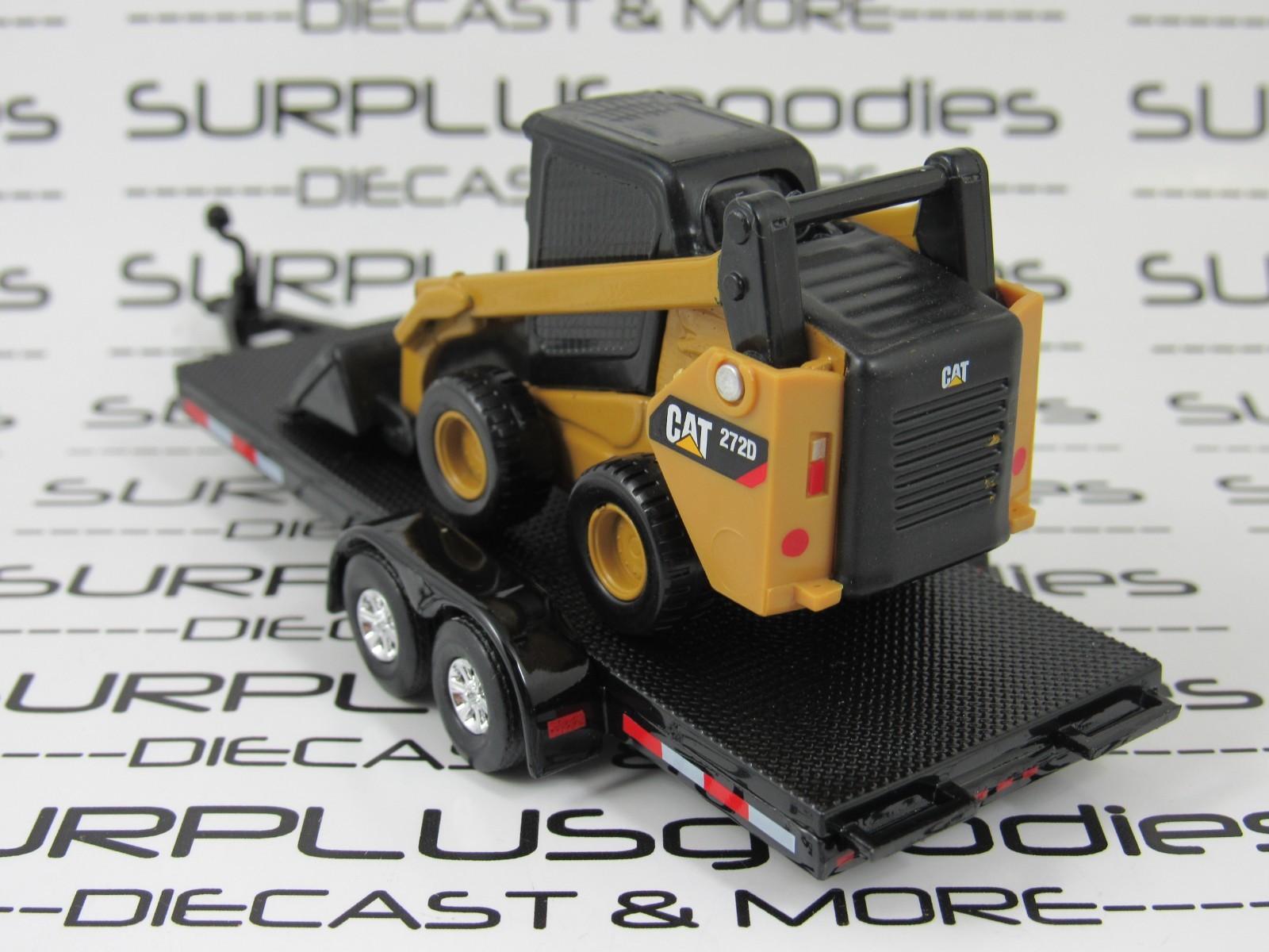 Diecast Masters 1:64 Caterpillar CAT 272D2 SKID STEER LOADER w/Trailer Tow Rig
