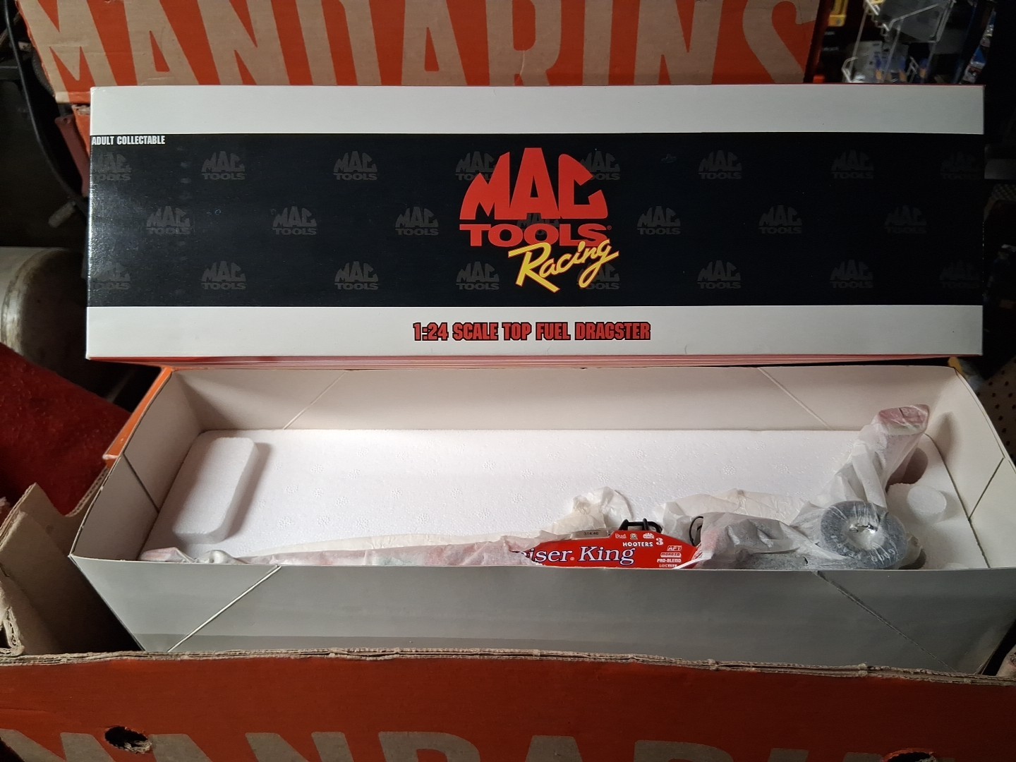 BUDWEISER KING TOP FUEL Dragster MAC TOOLS 1/24 KENNY BERNSTEIN ACTION