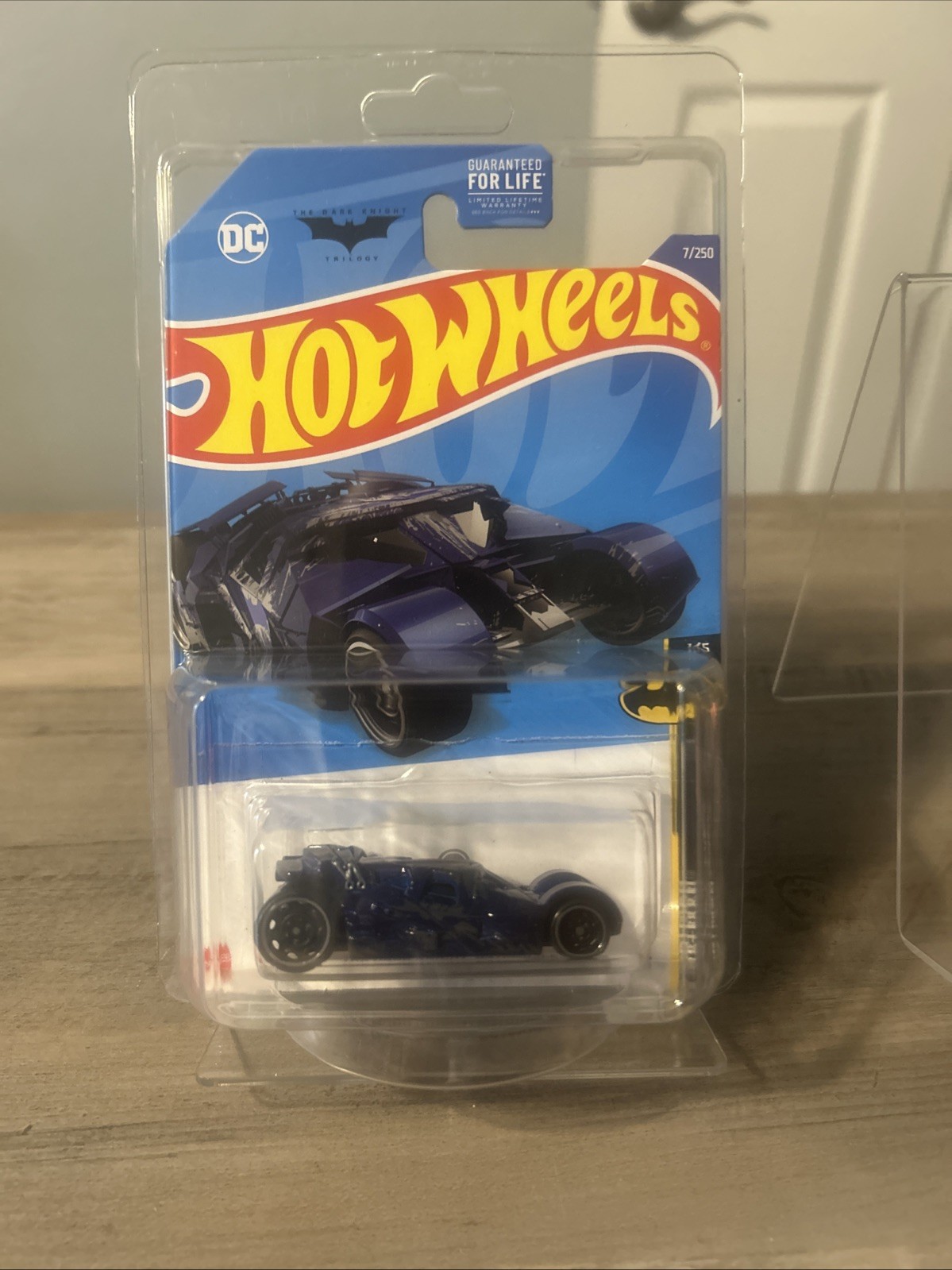 Hot Wheels Treasure Hunt The Dark Knight Batmobile