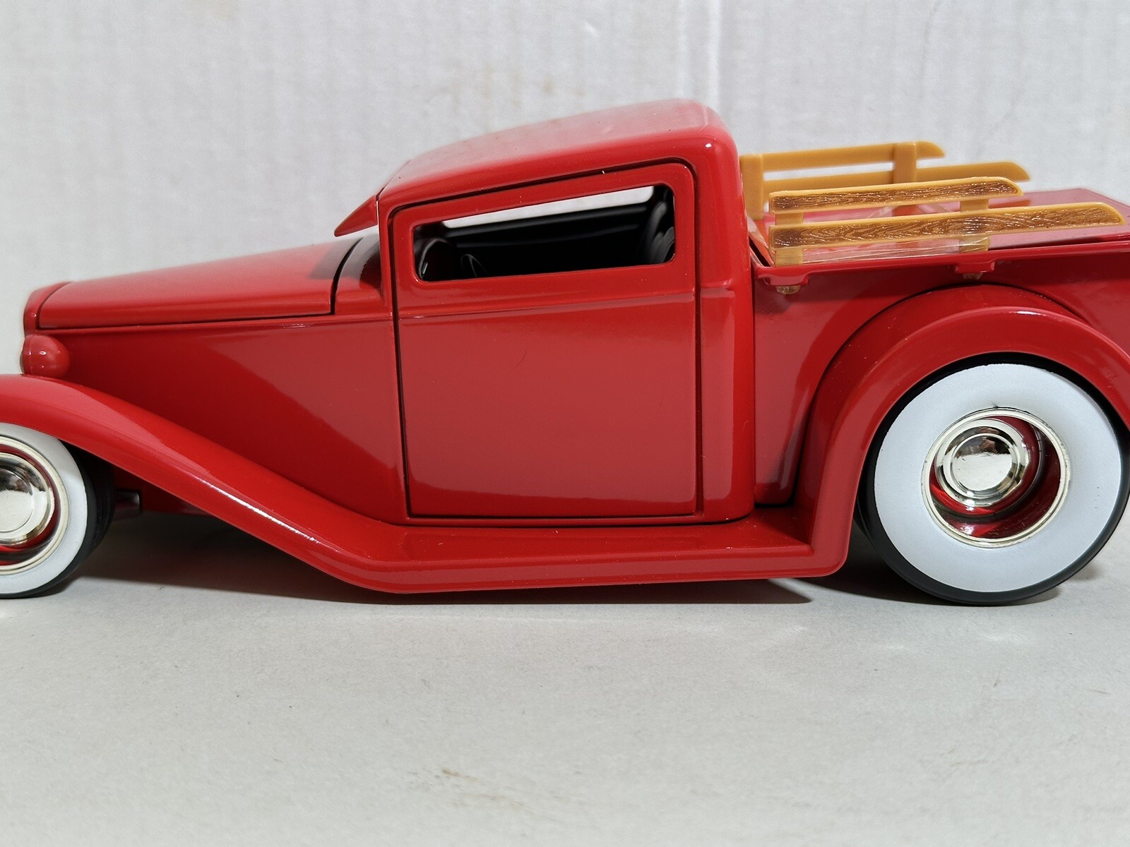JADA D-RODS 1932 FORD RED 1:24 DIECAST MODEL CAR NEW NO BOX