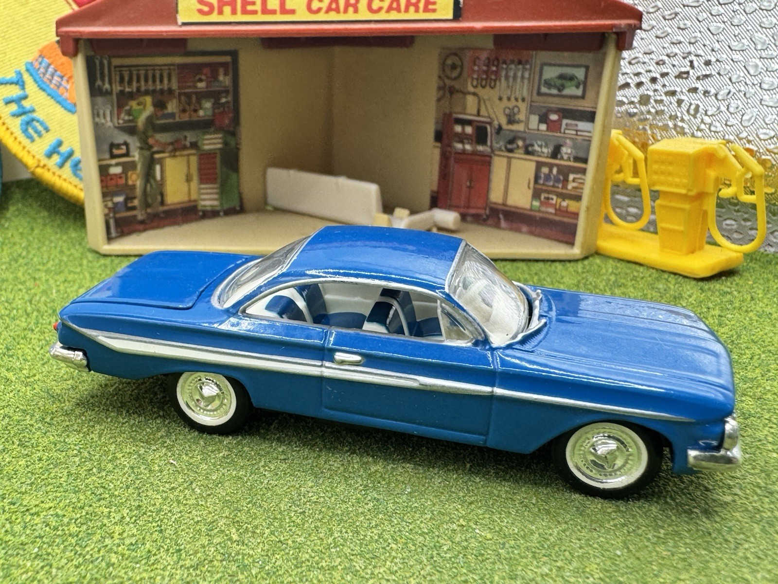 Revell 1961 Chevy Impala Diecast Car NM 1/64th Scale Issue #69 GM 2001