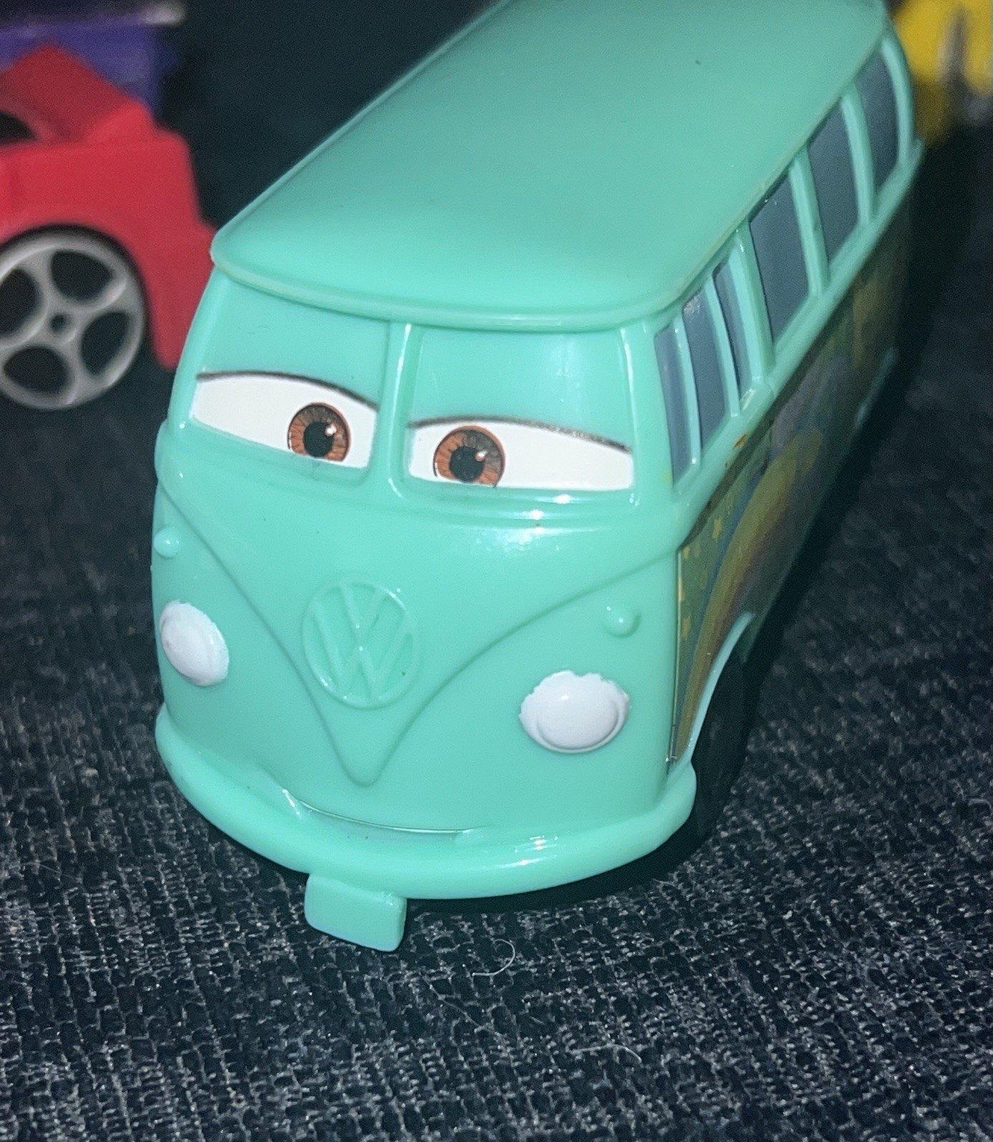 Mix Of 8 Toy, Cars, And Lions, Etc. Please See Photos.