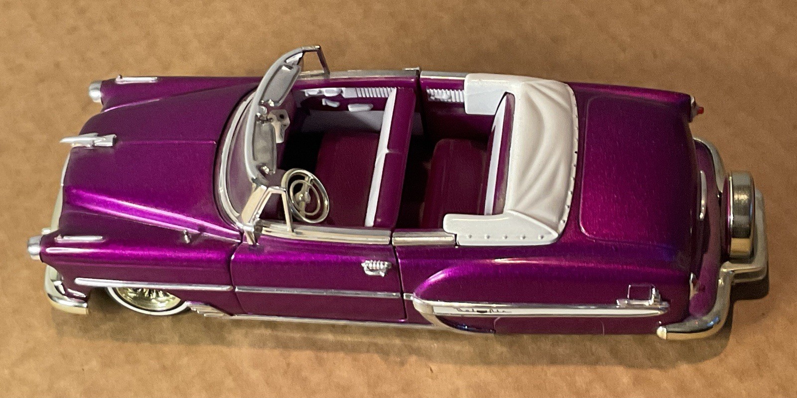 Jada Street Low 1:24 LOWRIDER 1953 Metallic Purple Chevy Bel Air Conv. Die cast