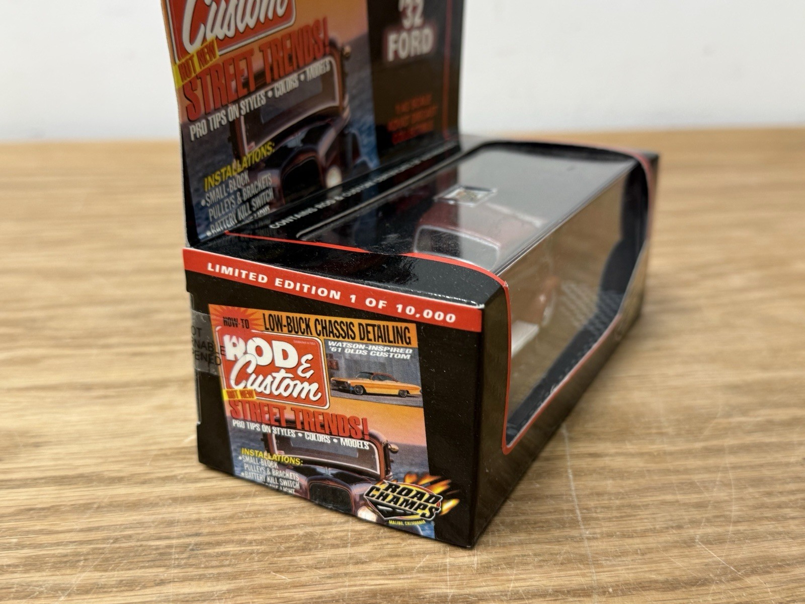 ROAD CHAMPS Rod & Custom ‘32 FORD MODEL B Limited Edition 1:43