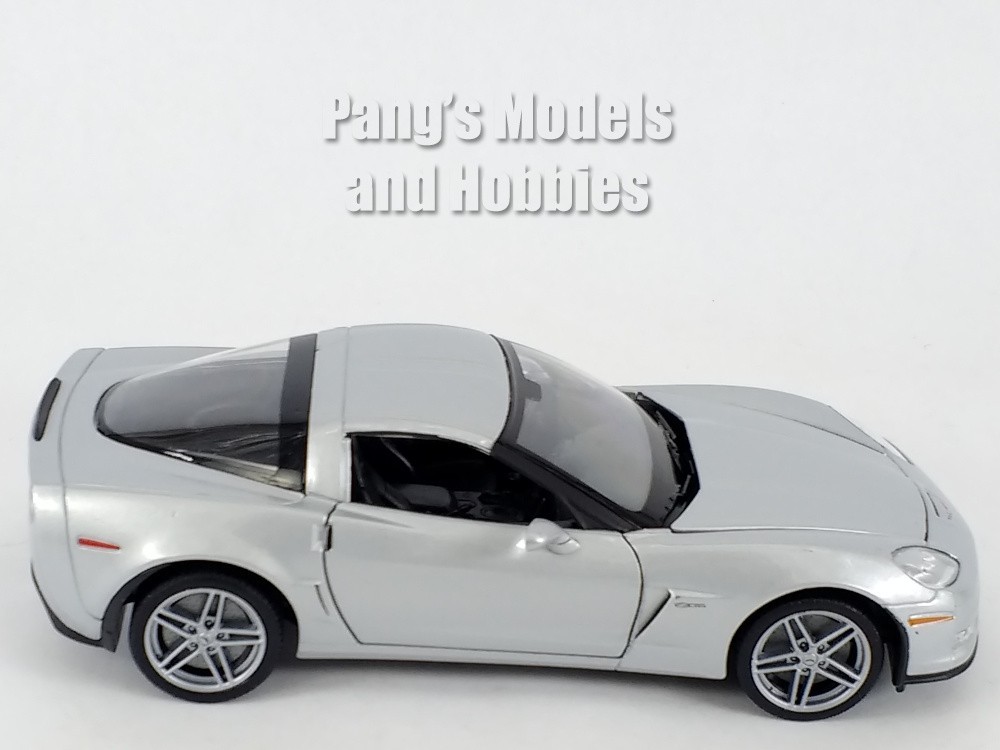 2007 Chevrolet Corvette Z06 C6 1/24 Scale Diecast Model by Welly – SILVER