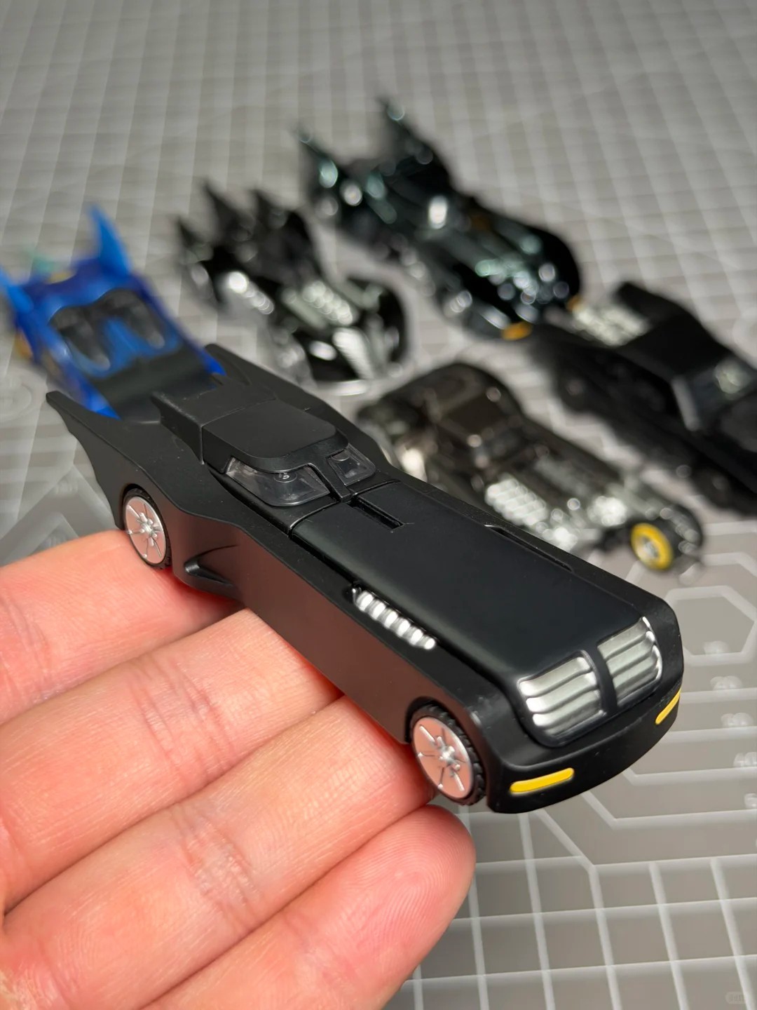 US Seller! Blokees Wheels E01 1992 Animated Batmobile Batman Comic 1:64 Model