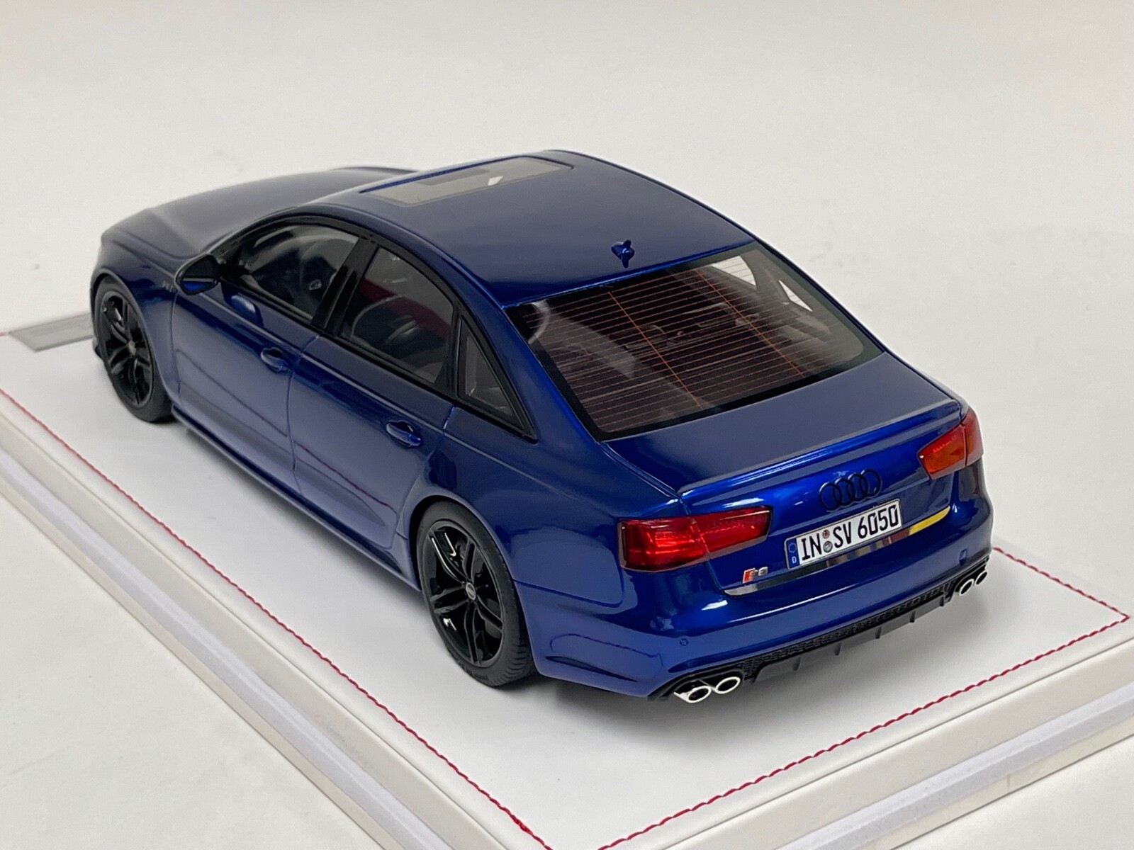 1/18 Ivy Models Audi S6 in Racing Blue Mica Leather Base limited 39 pcs