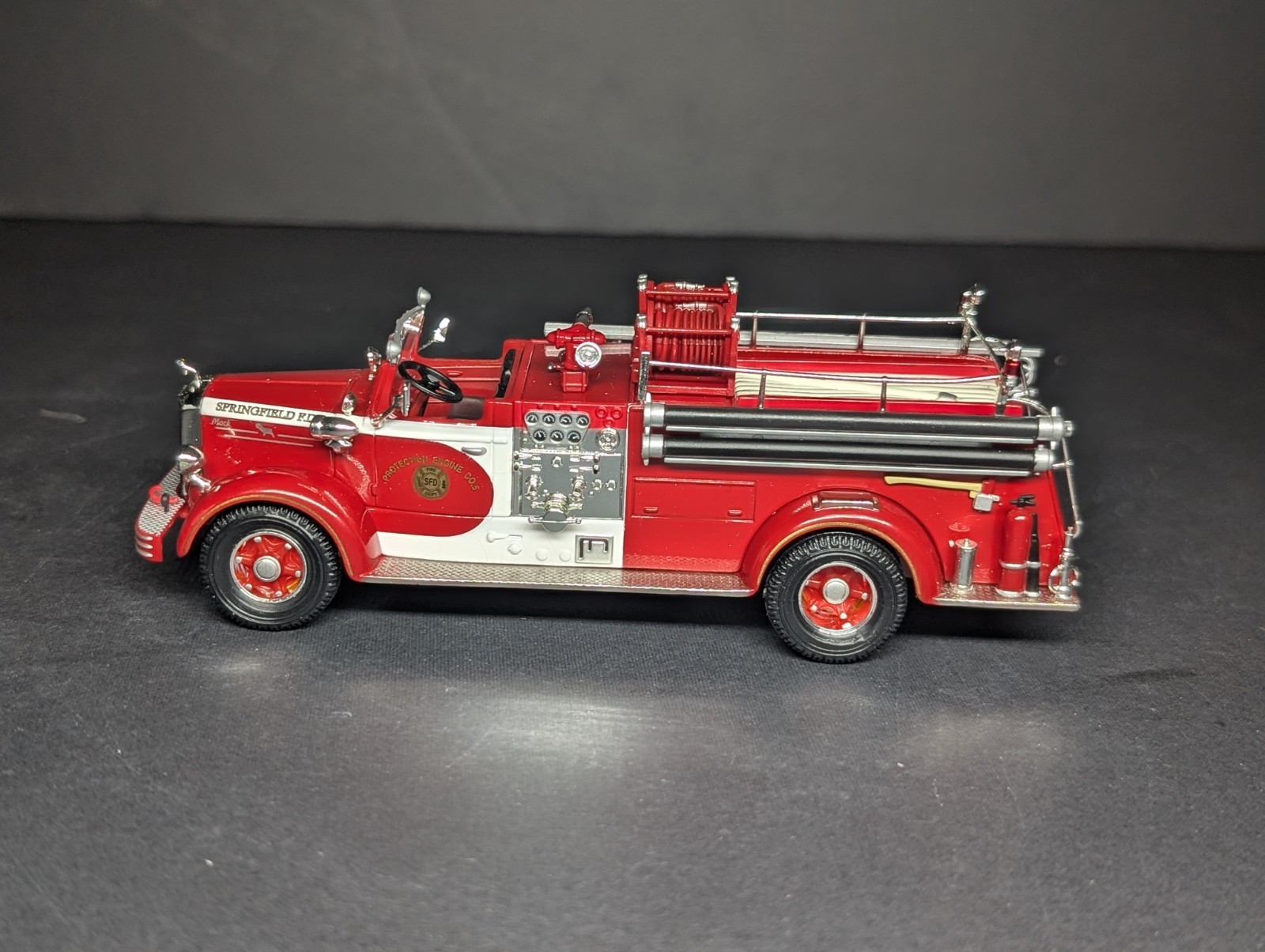 2005 CORGI American Fire Engine Classics 1949 Mack L Open Cab Springfield F.D.