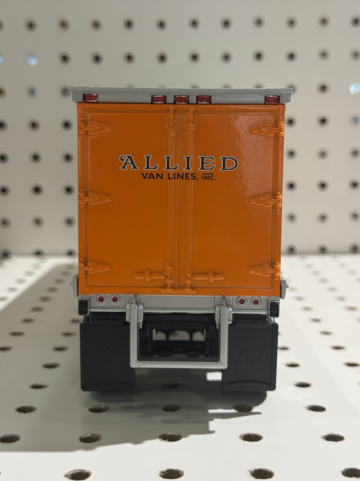1st Gear 1960 Mack Model B-61 Tandem Axle Tractor Trailer Allied Astro 19-2146
