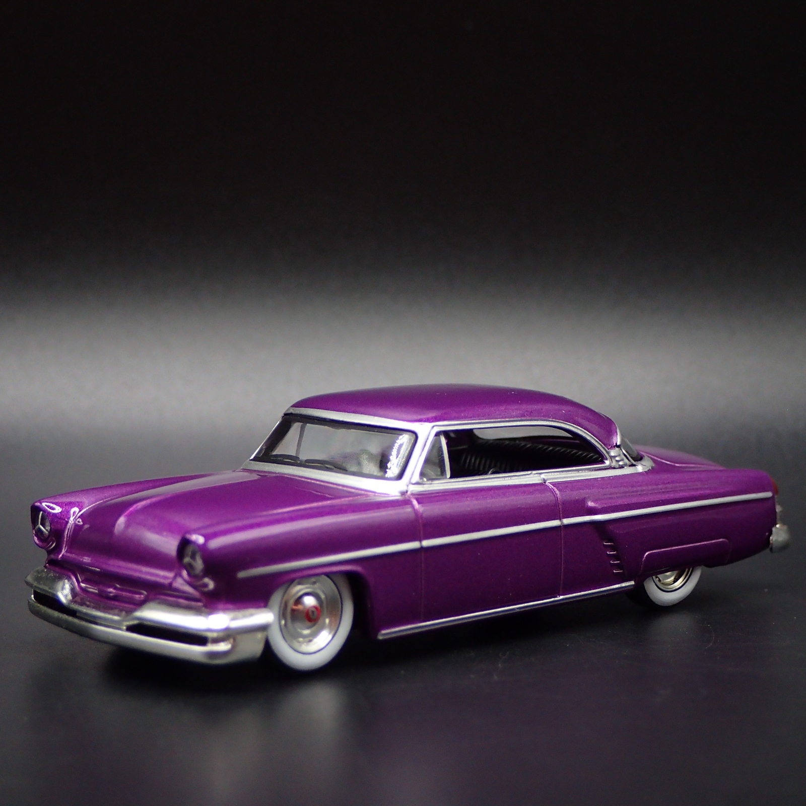 1954 54 LINCOLN CAPRI RARE 1:64 SCALE COLLECTIBLE DIORAMA DIECAST MODEL CAR