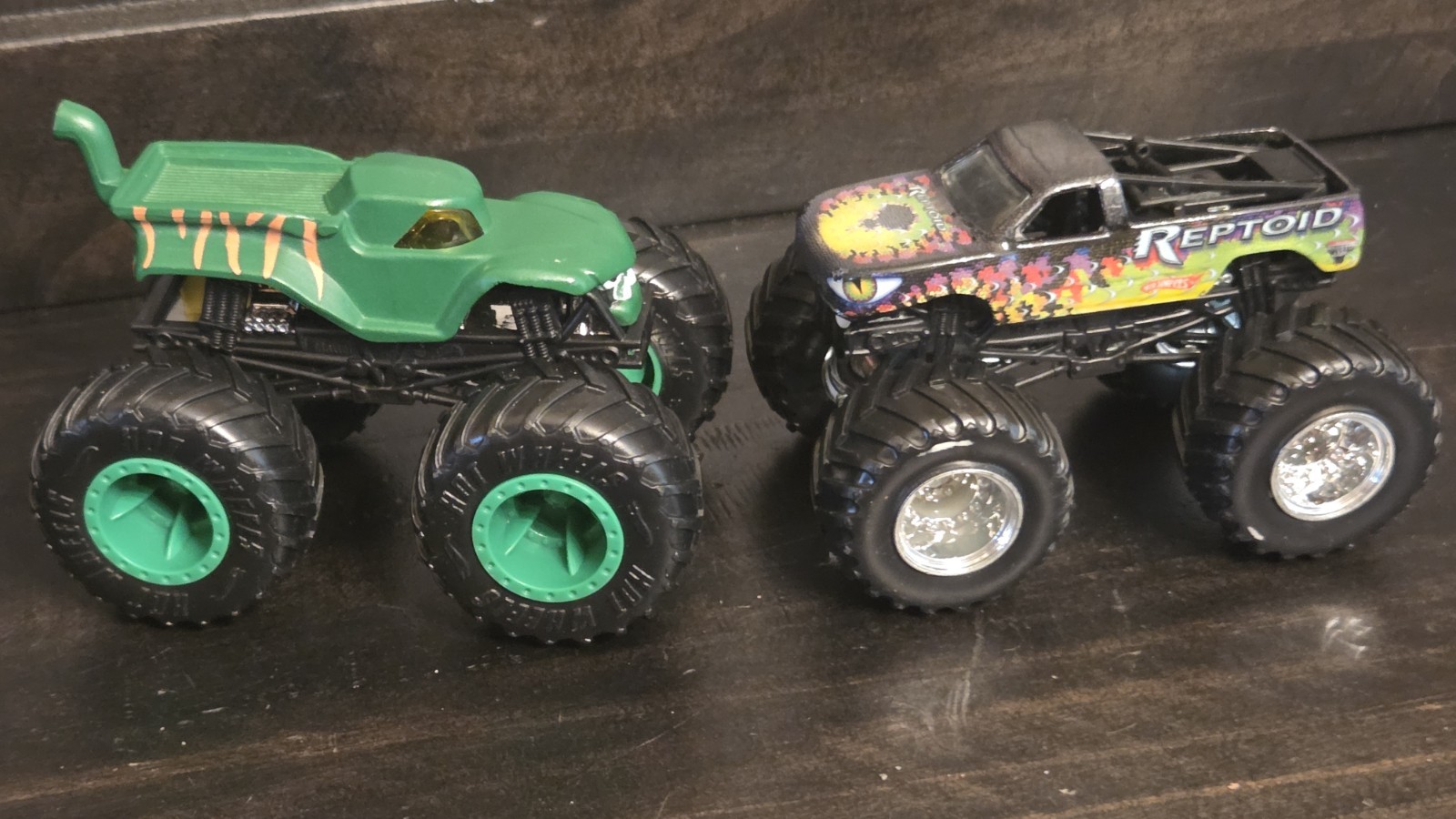 1:64 Hot Wheels 2008 Monster Jam Reptoid w/ Chrome Wheels & Battle Cat 2022 Lot