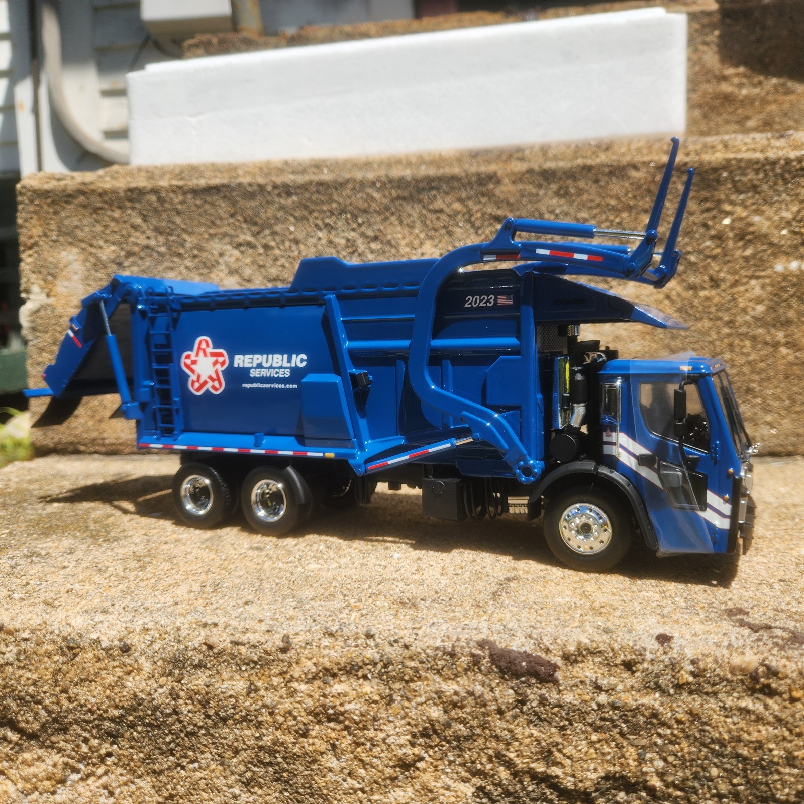 FIRST GEAR REPUBLIC SERVICES MACK LR FRONT LOADER GARBAGE TRUCK HTF NIB
