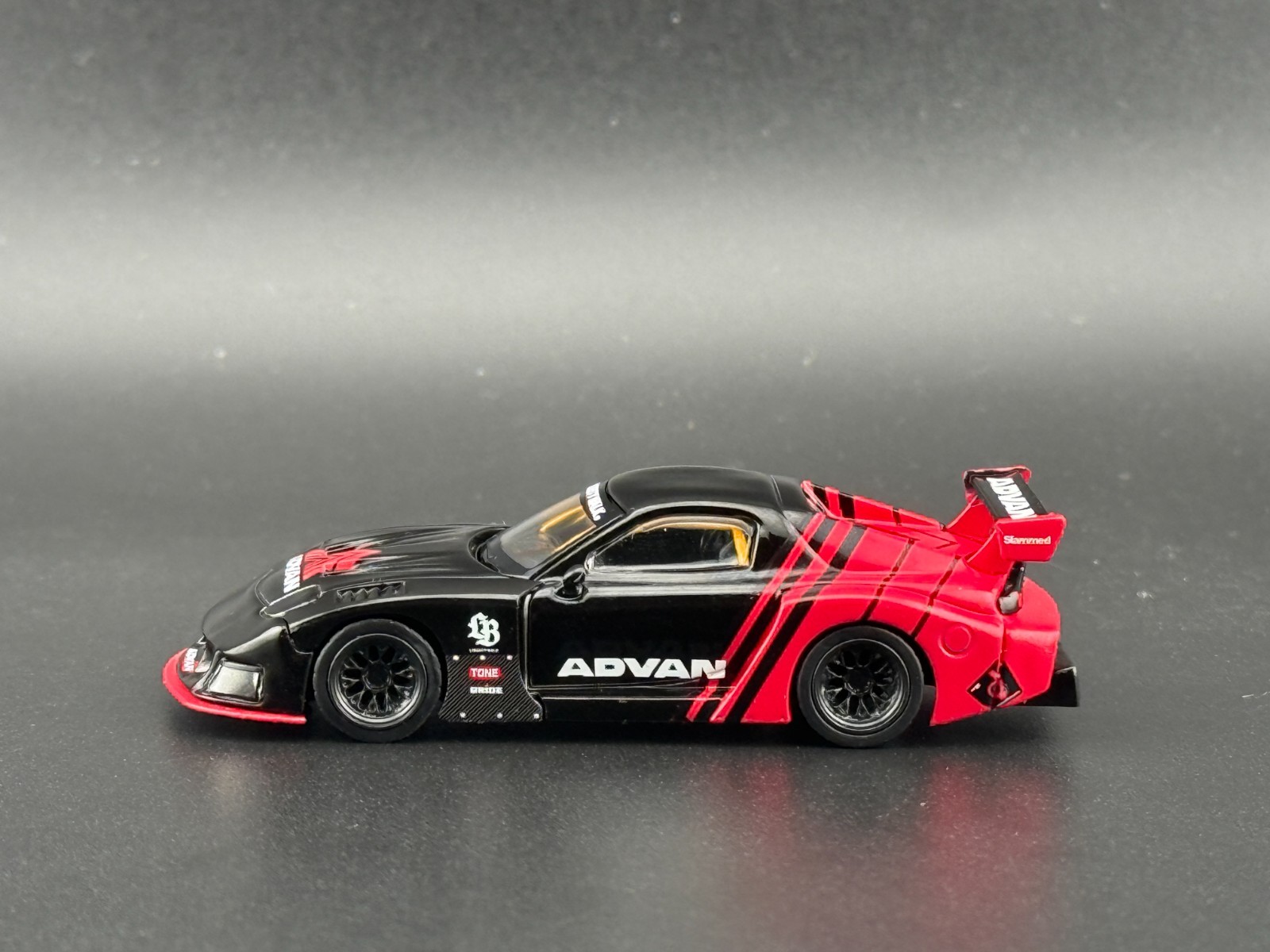 Mini GT Mazda RX-7 LB-Super Silhouette Advan #983 1/64