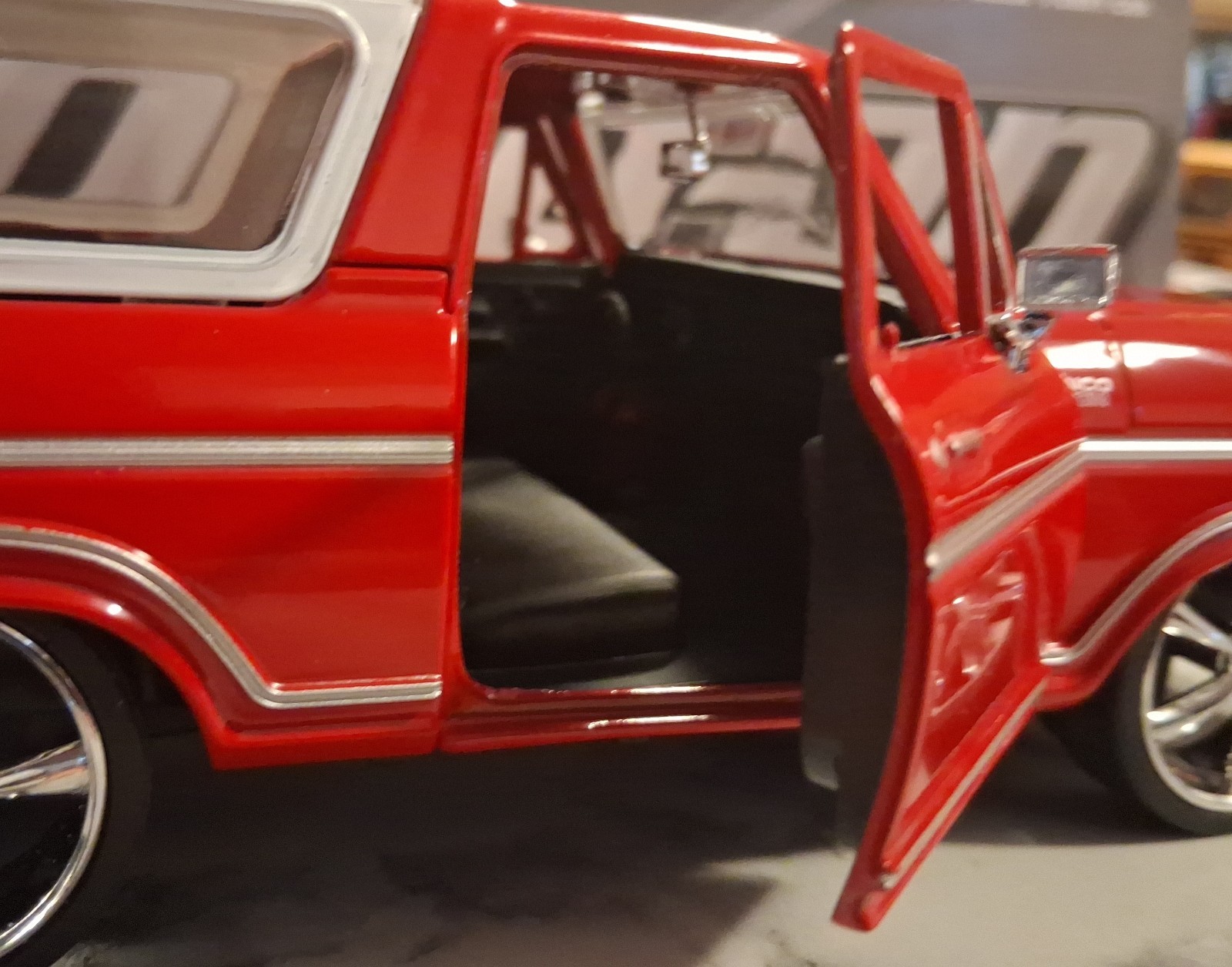 ( Custom Built) 1.24scale Diecast Custom 78 Ford BRONCO SLAMMED( Read Ad Plz)