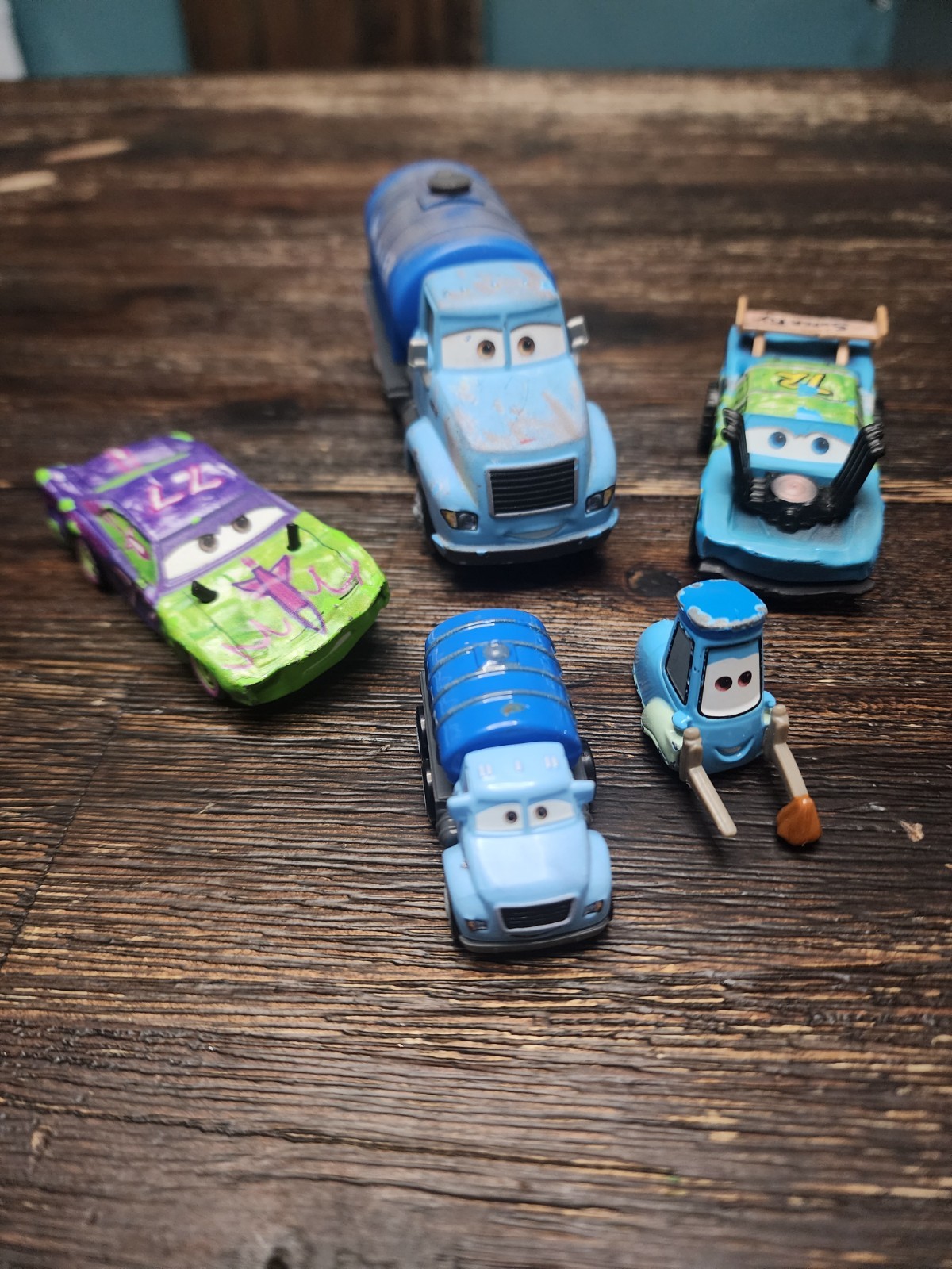 Disney Pixar Cars Thunder Hollow Lot Mr. Drippy