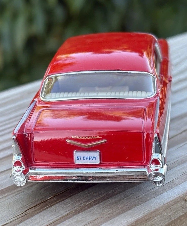NEW Kinsmart 1957 Chevrolet Bel Air Hard Top 1:40 Diecast Toy Car 5313D Red