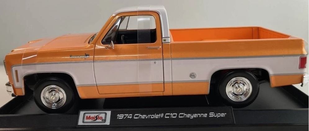 Maisto 1/18 Scale – 1974 Chevrolet C10 Cheyenne Super – Orange, White