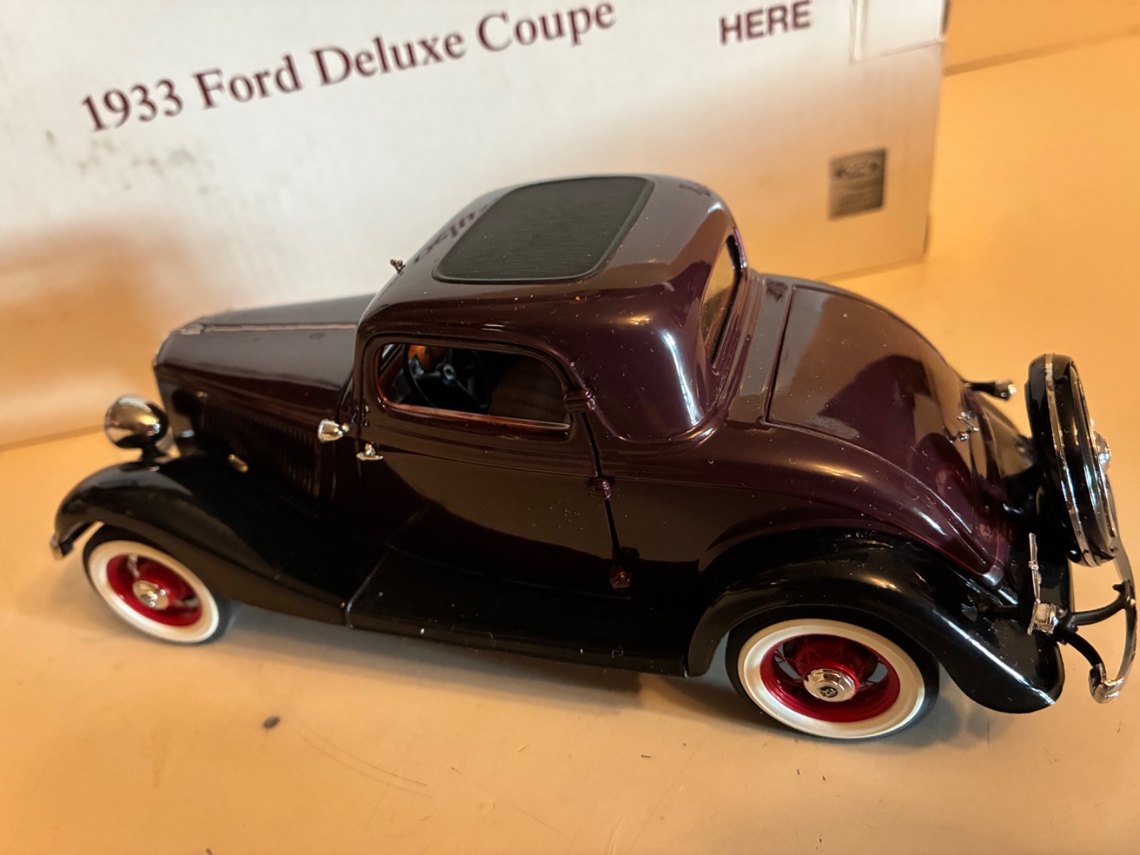 DANBURY MINT 1933 FORD DELUXE COUPE 1:24 SCALE in box