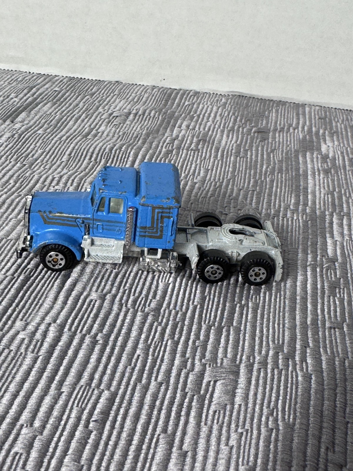 Yat Ming Blue Semi Truck Tractor Unit Small Diecast Toy Vehicle China Loose