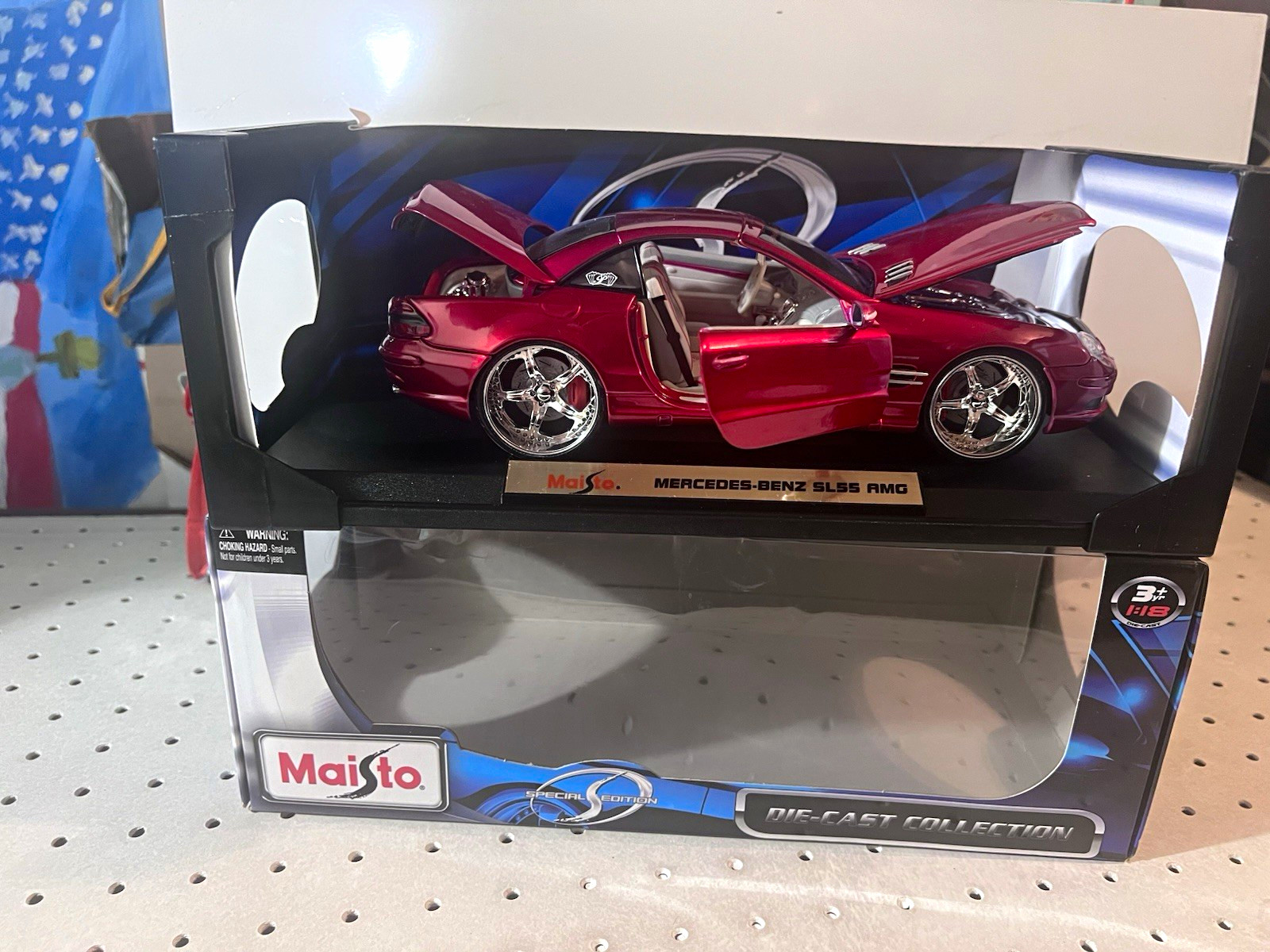Maisto Special Edition 1:18 Mercedes-Benz SL55 AMG Diecast Car Red