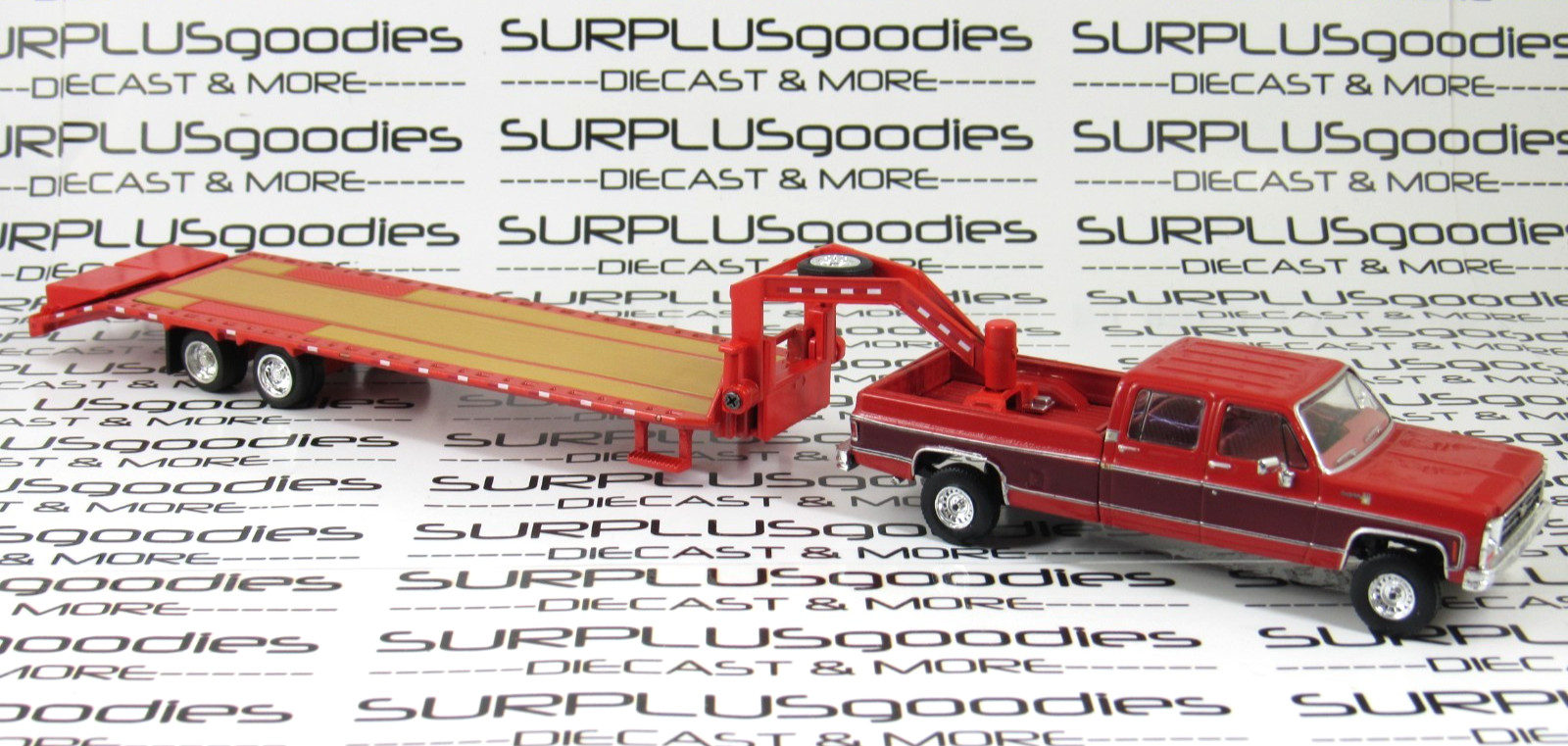 IXO 1:64 Red 1979 CHEVROLET SCOTTSDALE K20 Pickup Truck w/Gooseneck Trailer