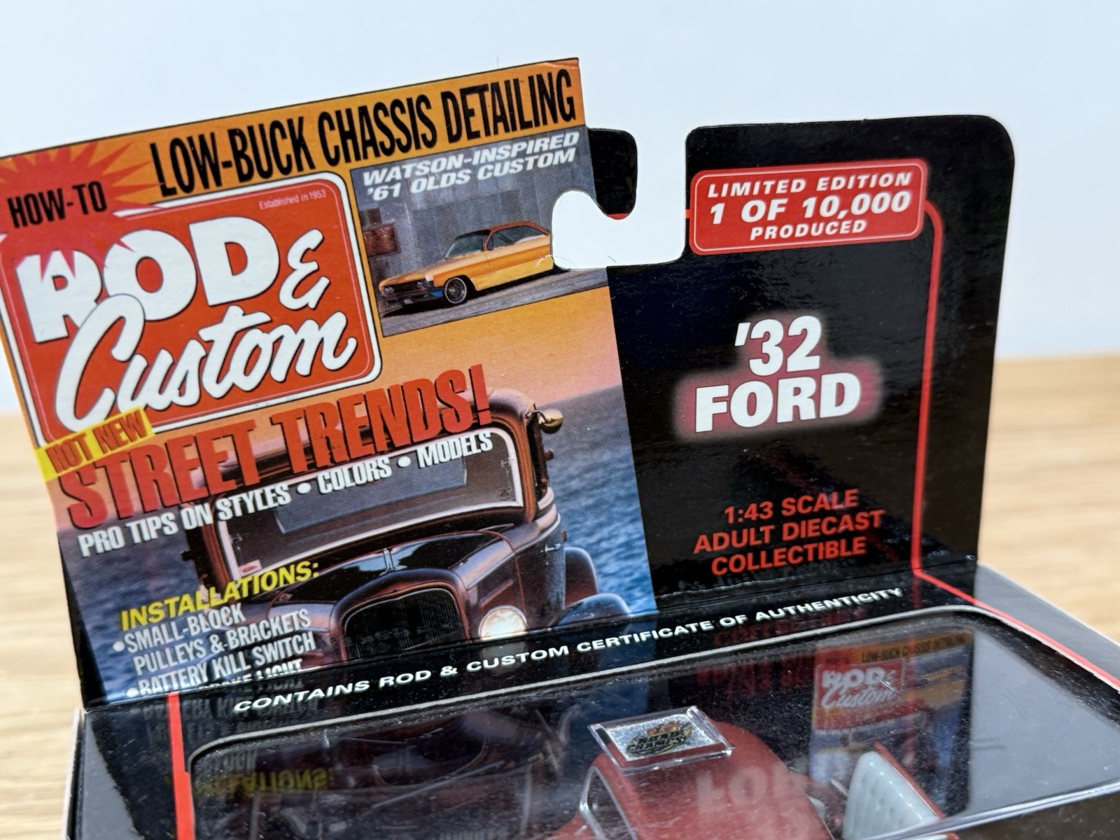 ROAD CHAMPS Rod & Custom ‘32 FORD MODEL B Limited Edition 1:43