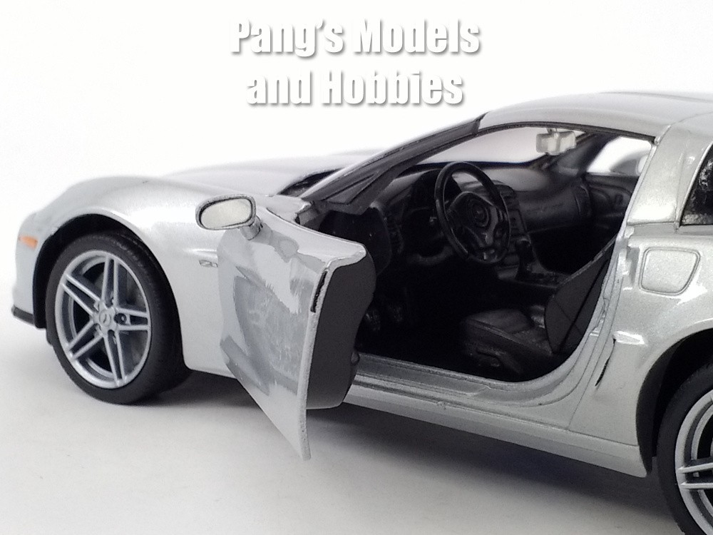 2007 Chevrolet Corvette Z06 C6 1/24 Scale Diecast Model by Welly – SILVER