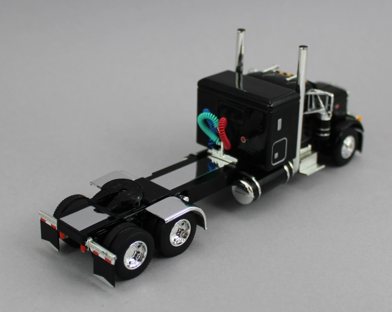 DCP 1:64 *BLACK* Peterbilt 379 48″ Flattop Semi Truck *NIB*