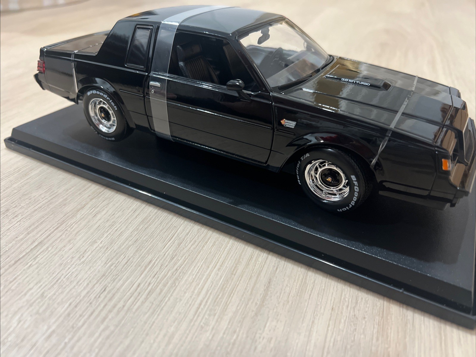1987 BUICK REGAL GRAND NATIONAL BLACK 1/18 DIECAST MODEL CAR MAISTO 31479