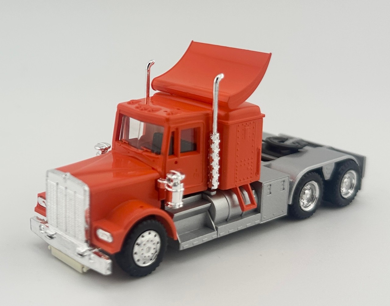 HO 1:87 Promotex 25244 Kenworth W900 w/Aero SC tractor – REDDISH ORANGE