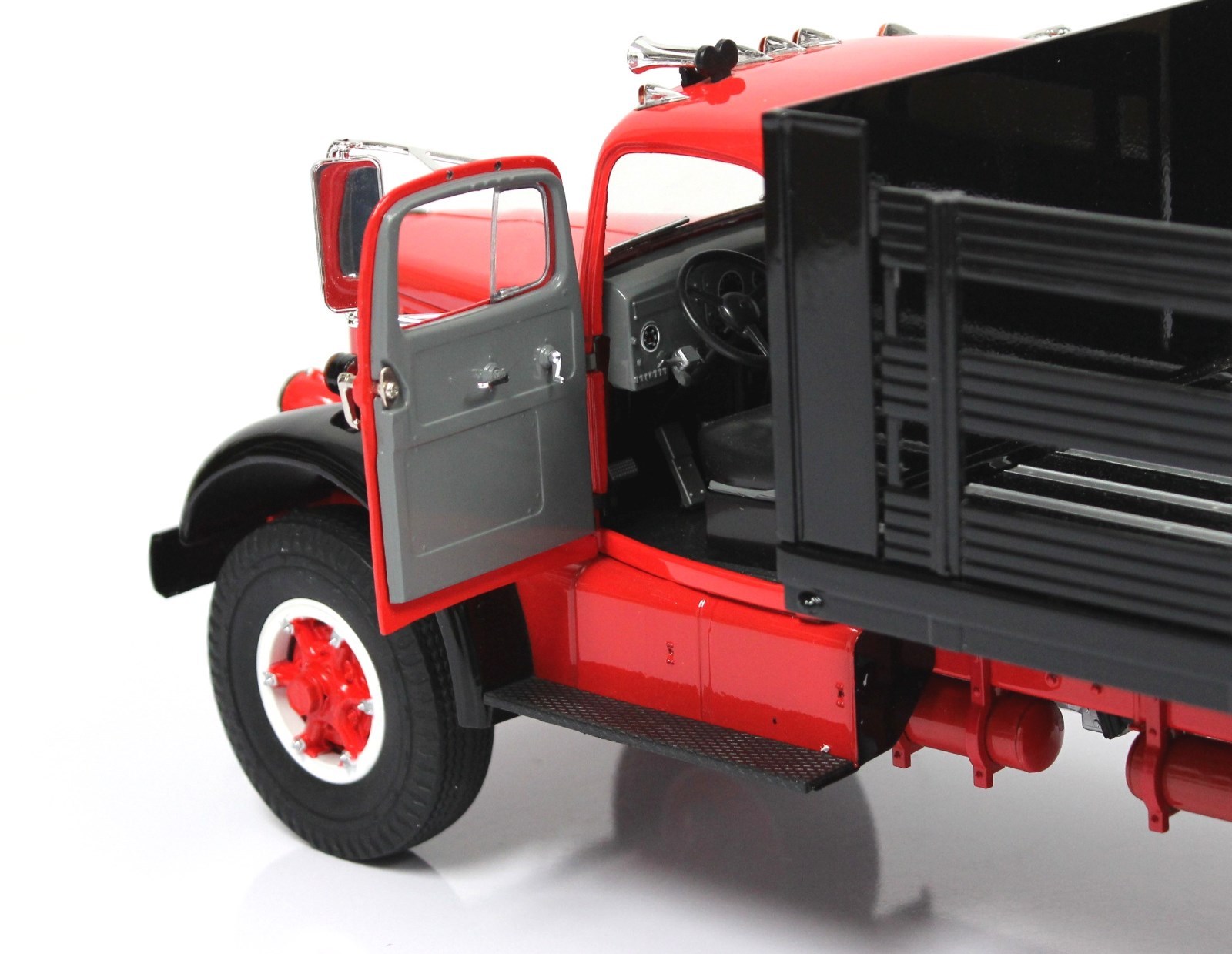 Fumby Street Motors 1957 White WC-22 Stake Truck 1:15 MIB Ltd Edition Red Black