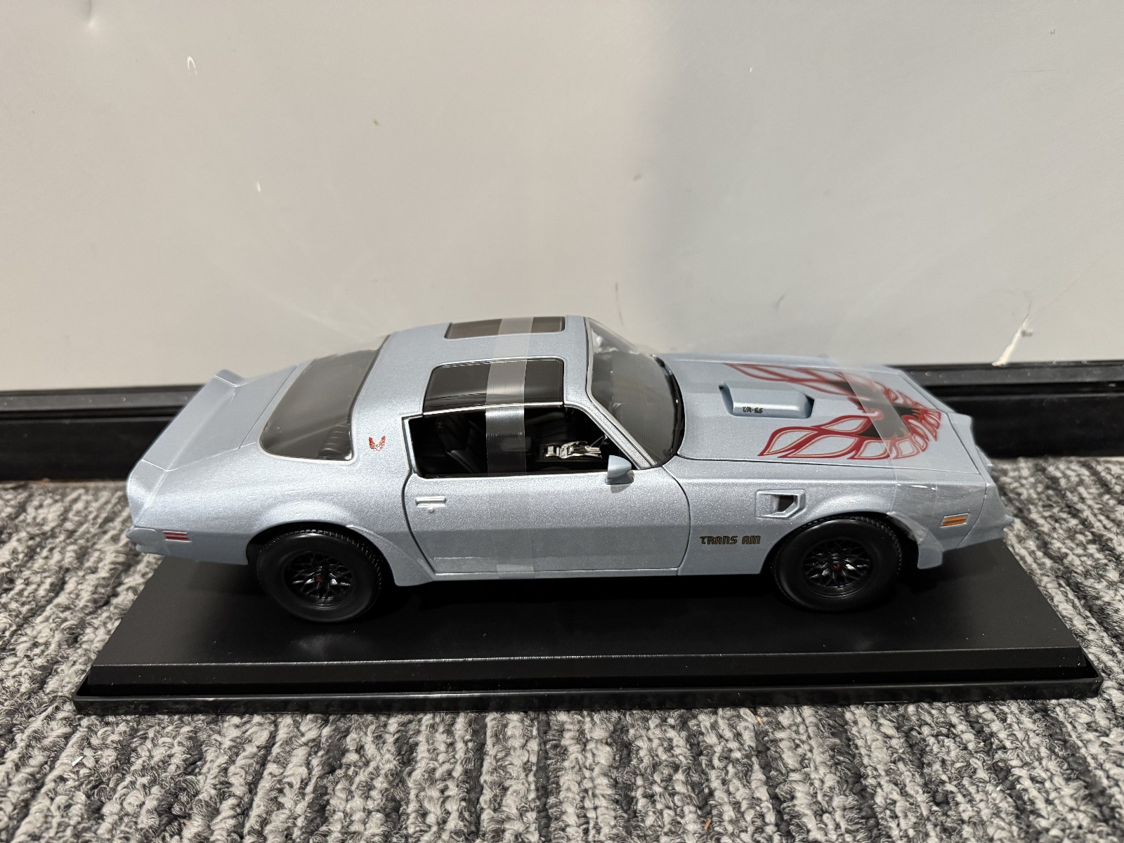 Maisto 1:18 Diecast Special Edition Pontiac Firebird Trans Am GREY NEW IN BOX