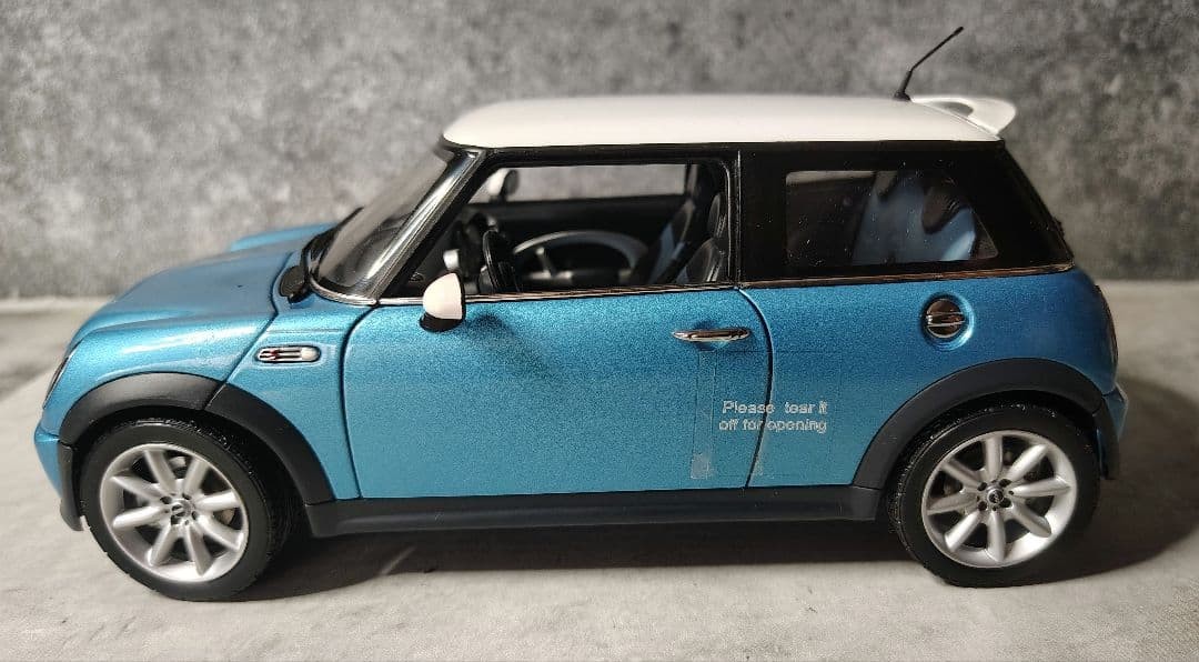AUTOart 1:18 scale Mini Cooper Blue Diecast Model Car