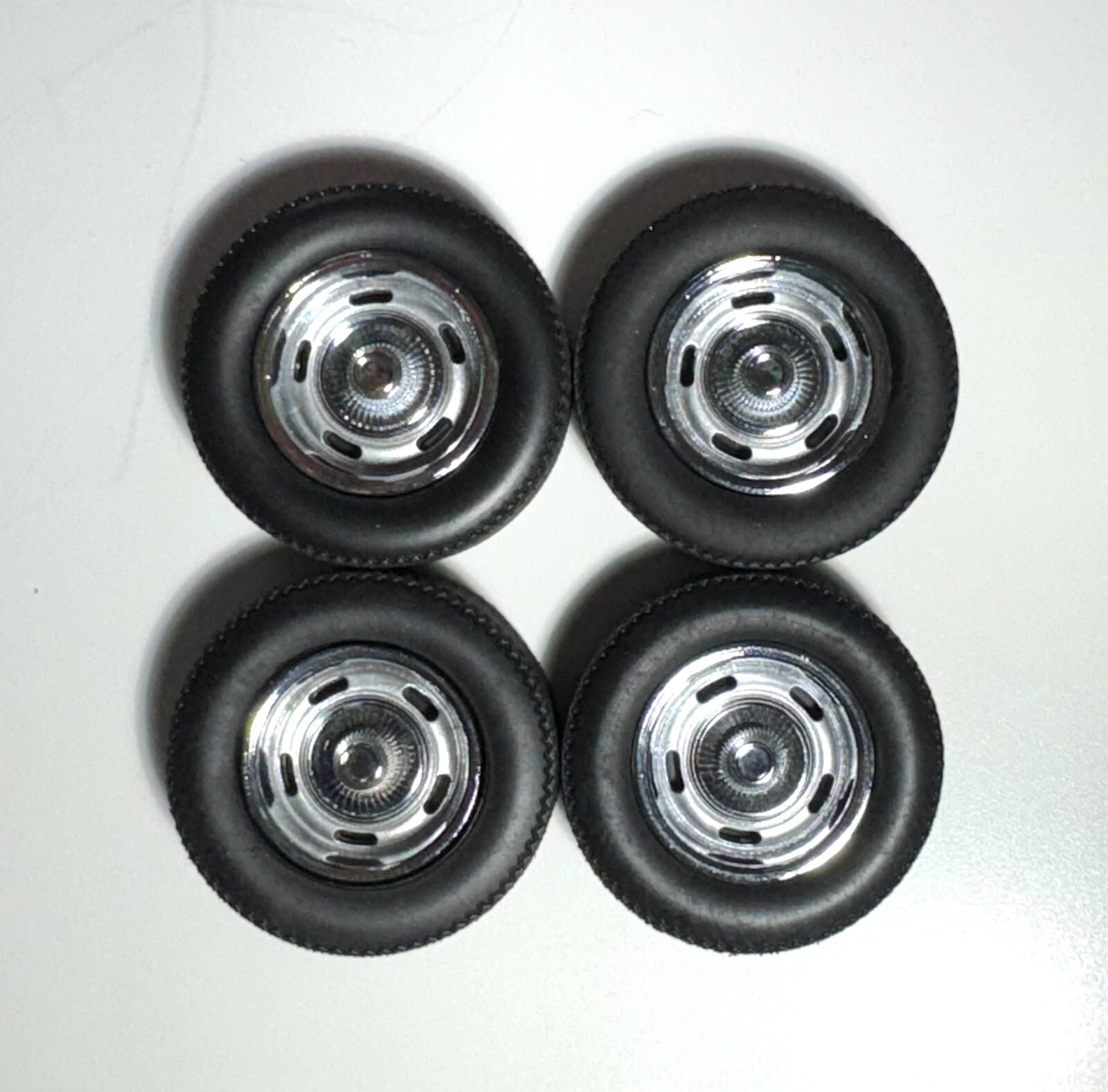 Chevrolet Rally Wheels & Tires 1/18 GMP HTF !