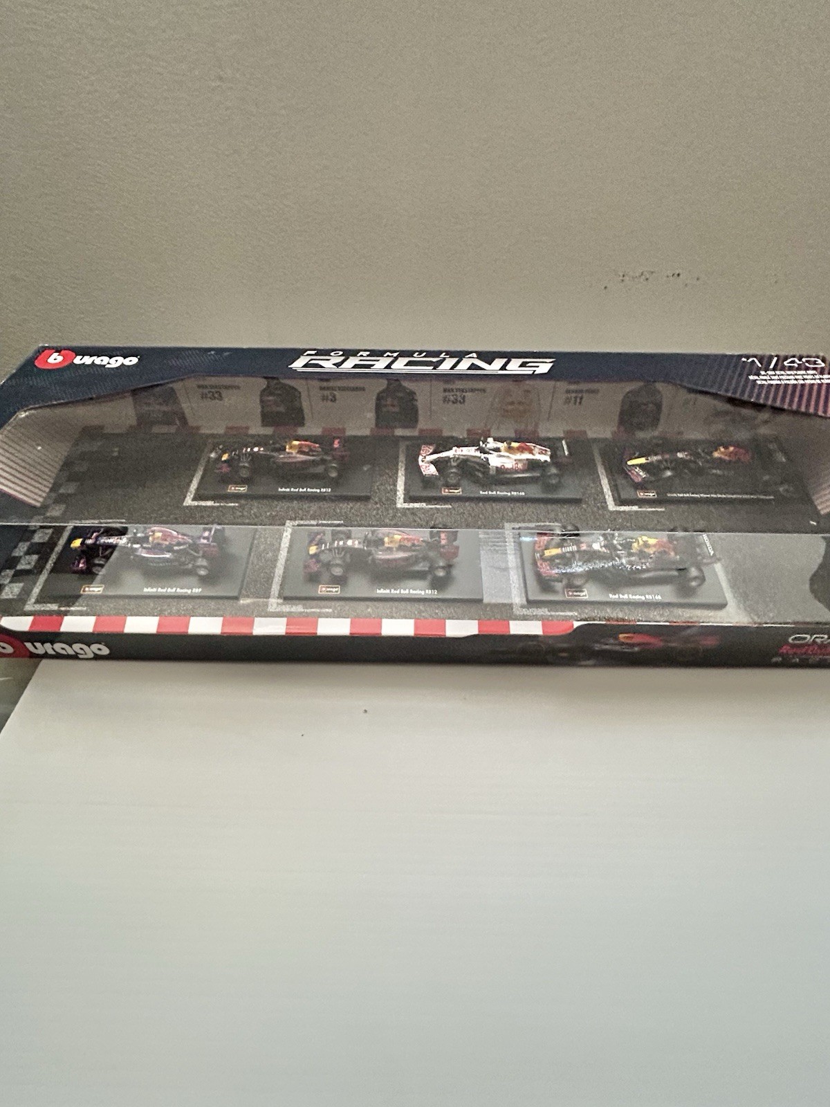 Burago Oracle Red Bull Racing Formula 1 1:43 Scale 6 cars