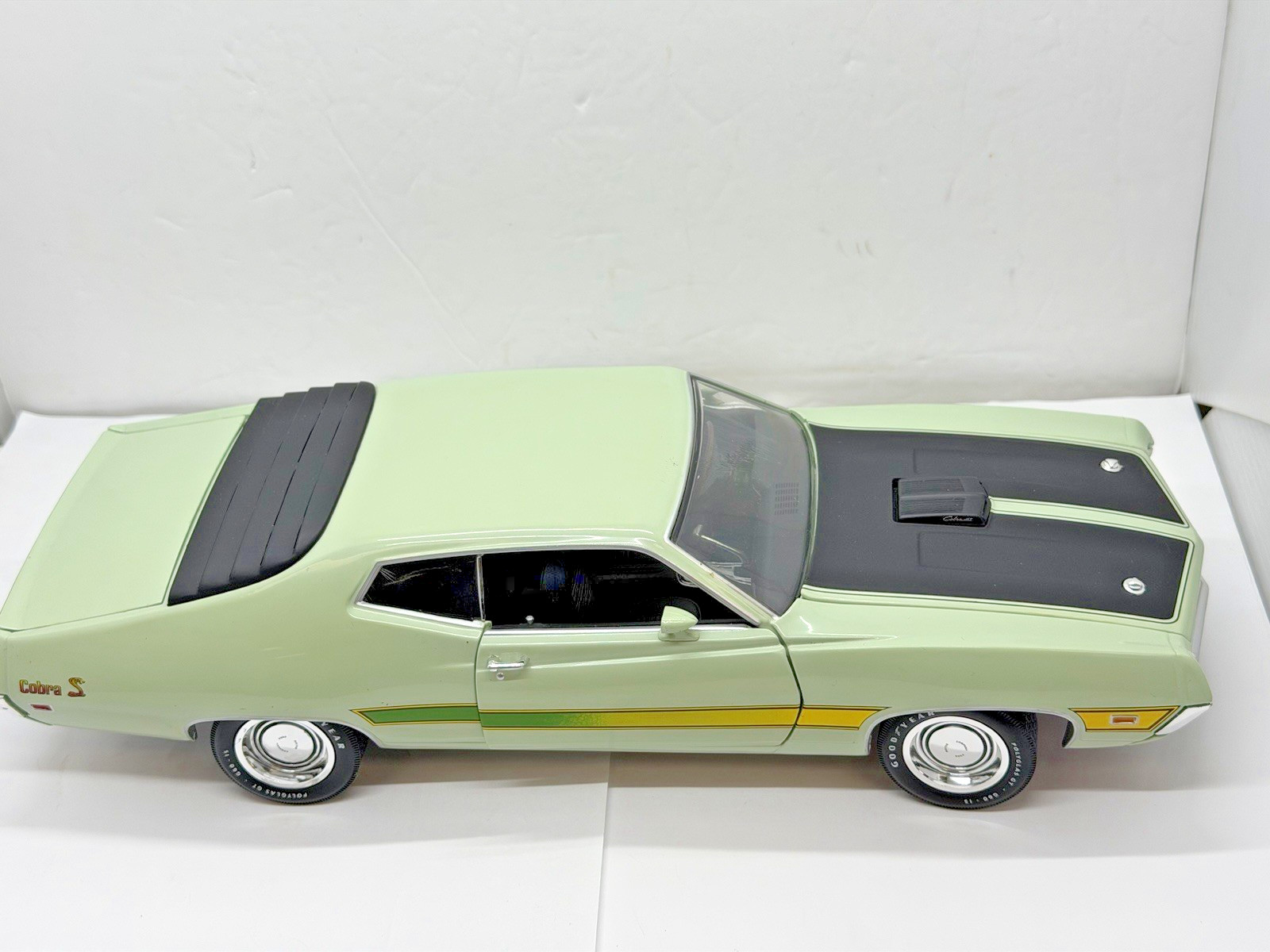 1971 Ford Torino GT Green 1:18 Scale Auto World Item 0054 Not in Box Bx7-4