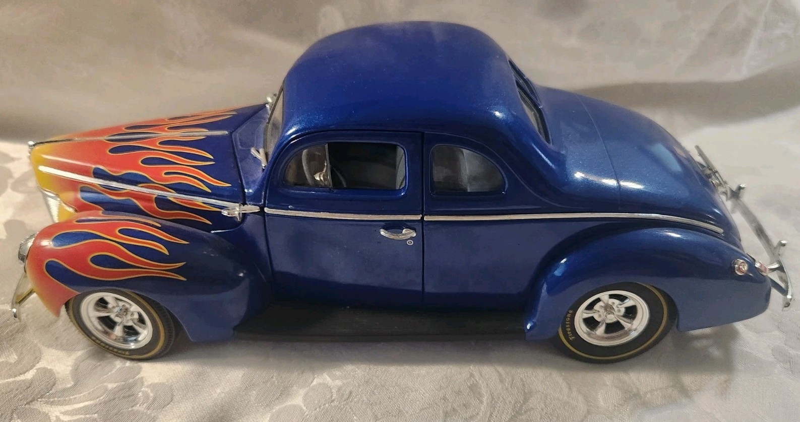 ERTL 1940 Ford Street Rod Die-Cast Car 1:18 Blue