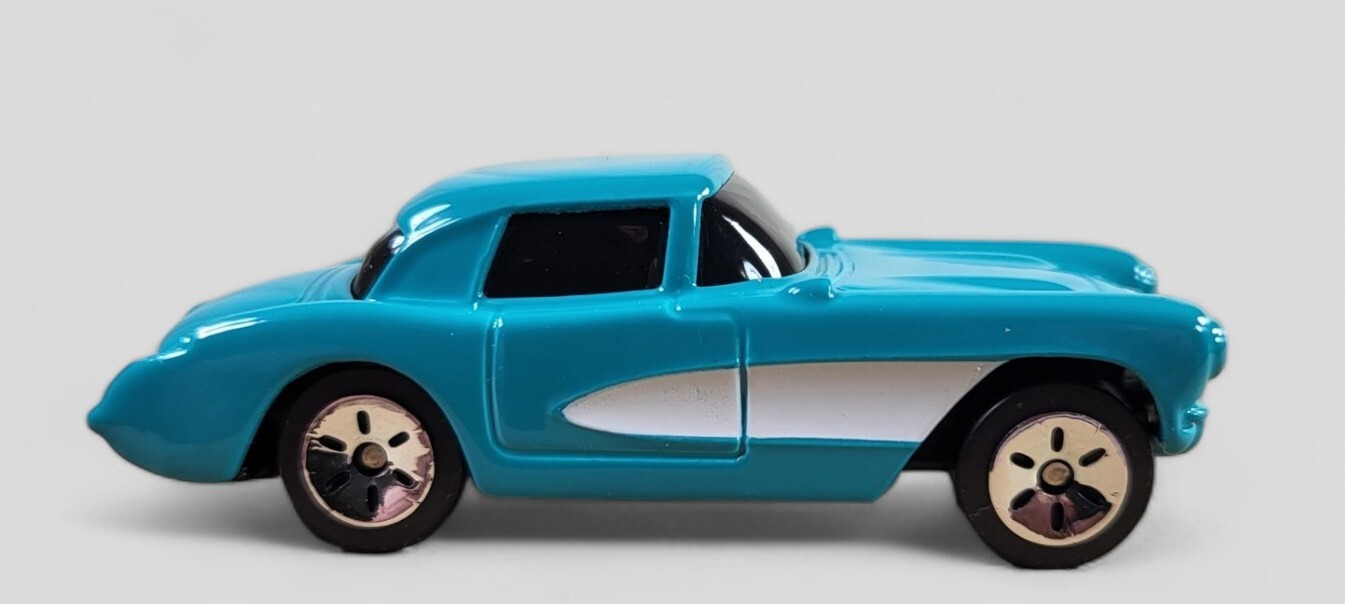 1957 CHEVROLET CORVETTE Diorama Collectible DieCast Model Car 1:64 Blue LOOSE