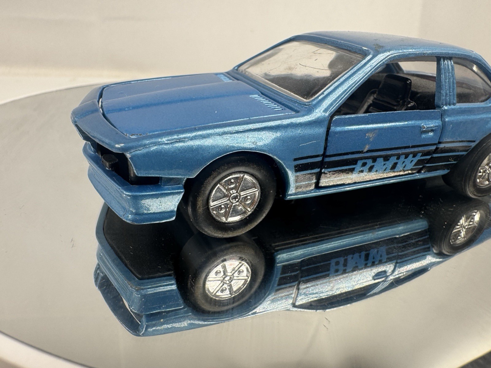 1/41 Scale BMW 635 CSi E24 (6-Series) Diecast Car (4.75″) Sunnyside Toys SS-907