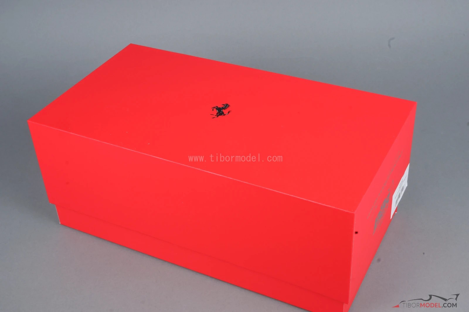 Ferrari F80 red rosso corsa, with showcase, 1:18 BBR, P18253A1