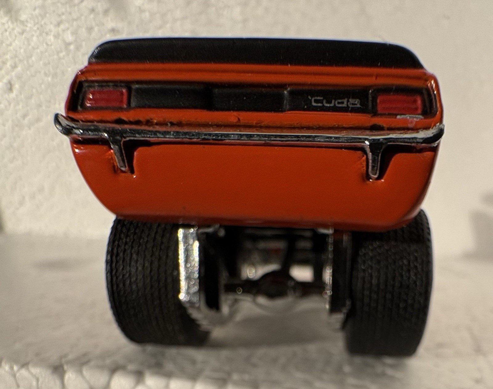 Muscle Machines 1970 Plymouth Barracuda AAR ‘Cuda 2000 Original Funline 1/64