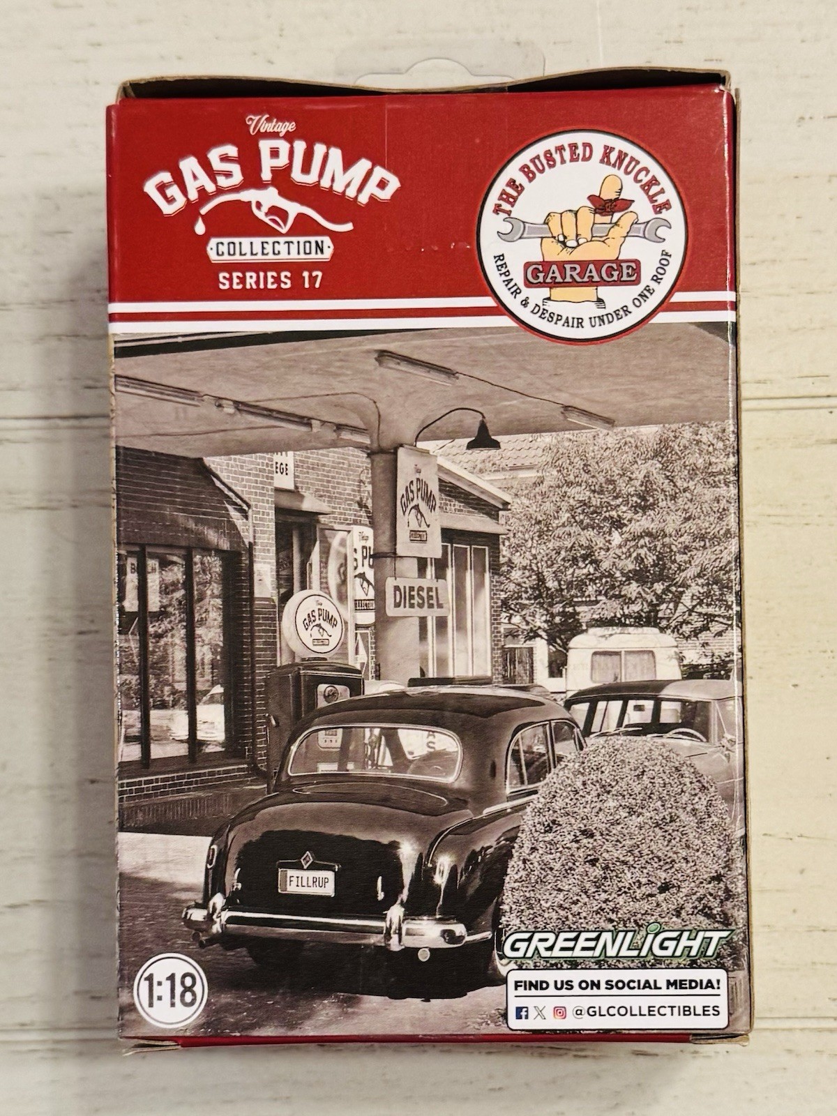 Greenlight Vintage Gas Pump Collection Series 17 PASSMORE RACING GASOLINE CHASE